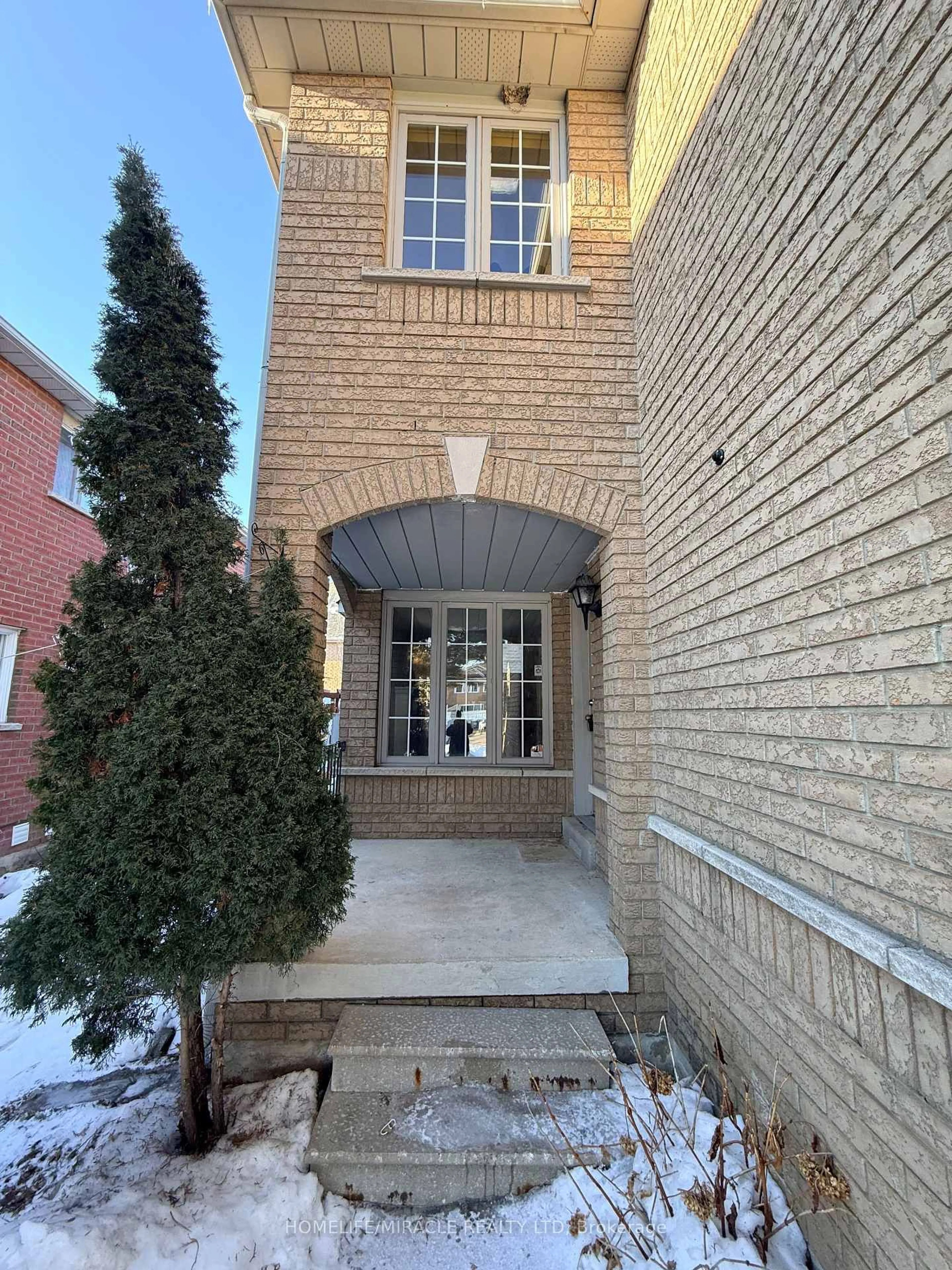 Unknown for 137 Pressed Brick Dr, Brampton Ontario L6V 4K5