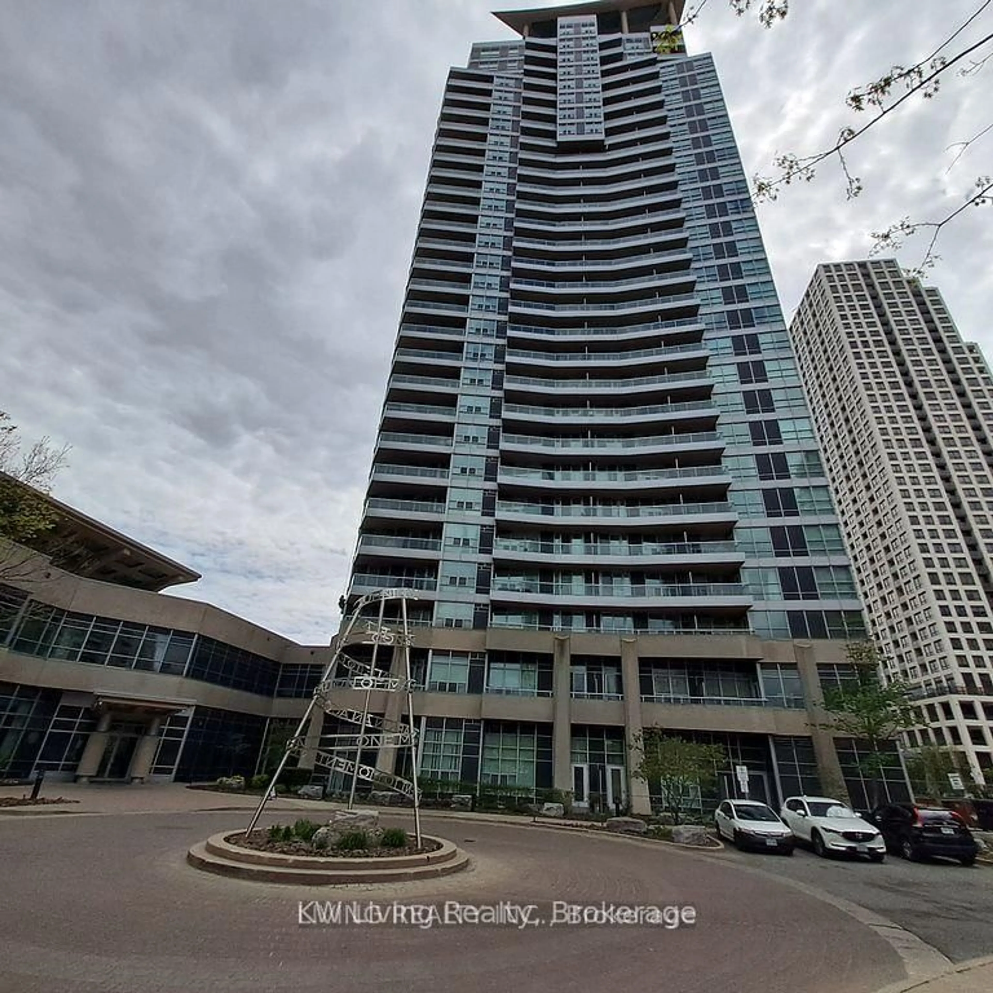 Indoor foyer for 33 Elm Dr #2806, Mississauga Ontario L5B 4M2