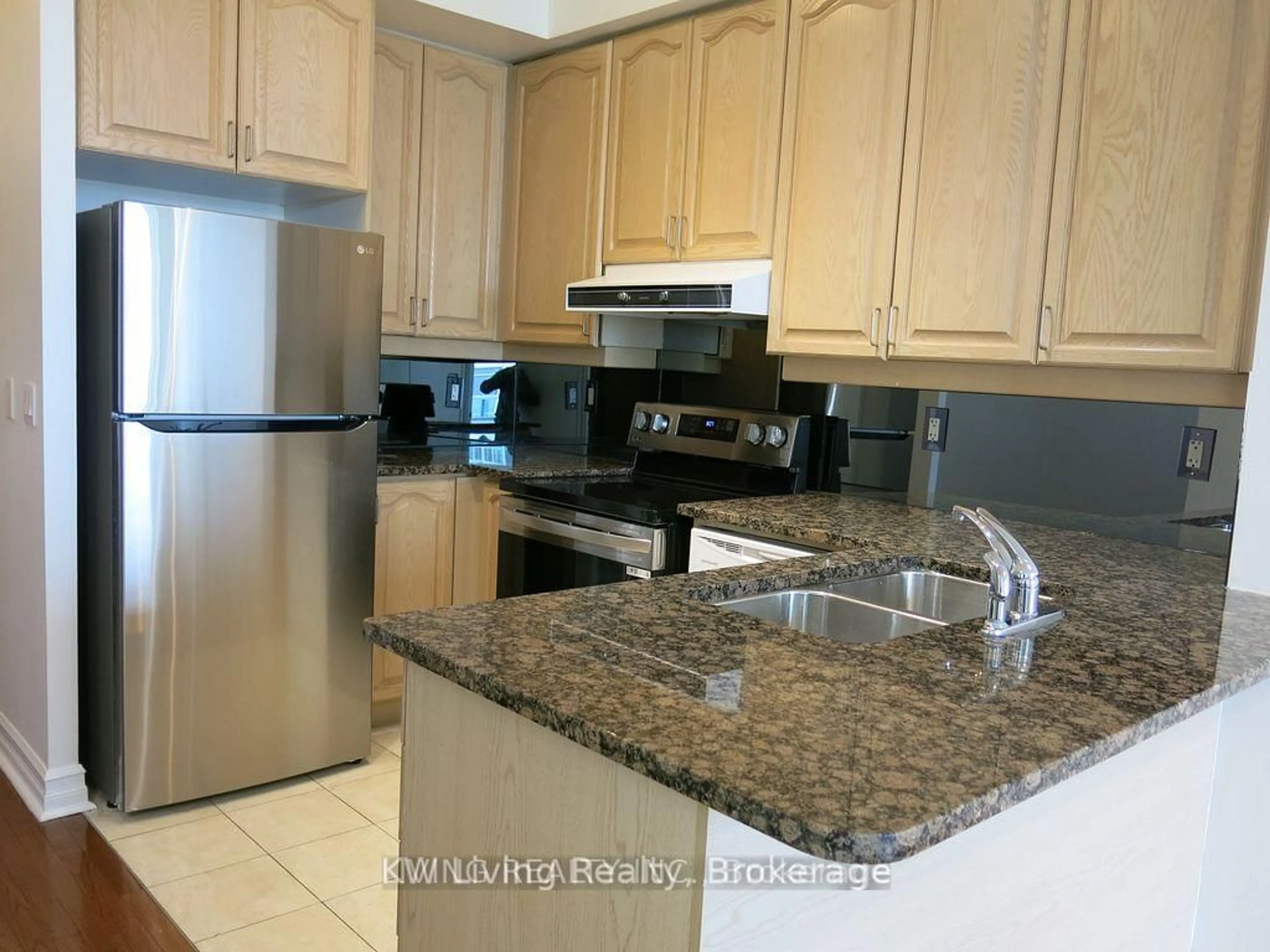 Standard kitchen, unknown for 33 Elm Dr #2806, Mississauga Ontario L5B 4M2
