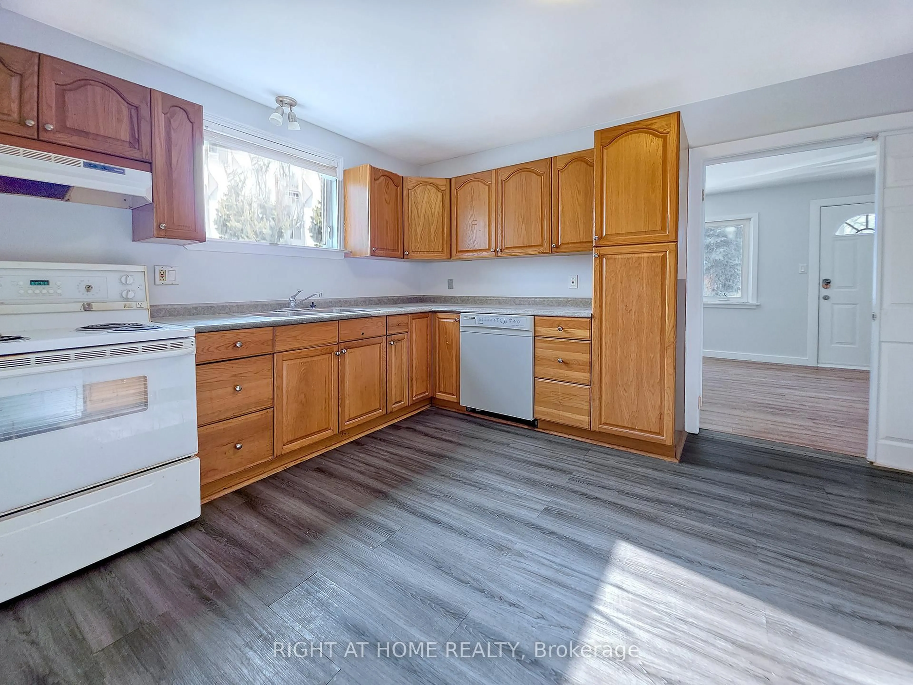 Unknown for 9 Rogers Rd, Brampton Ontario L6X 1L7