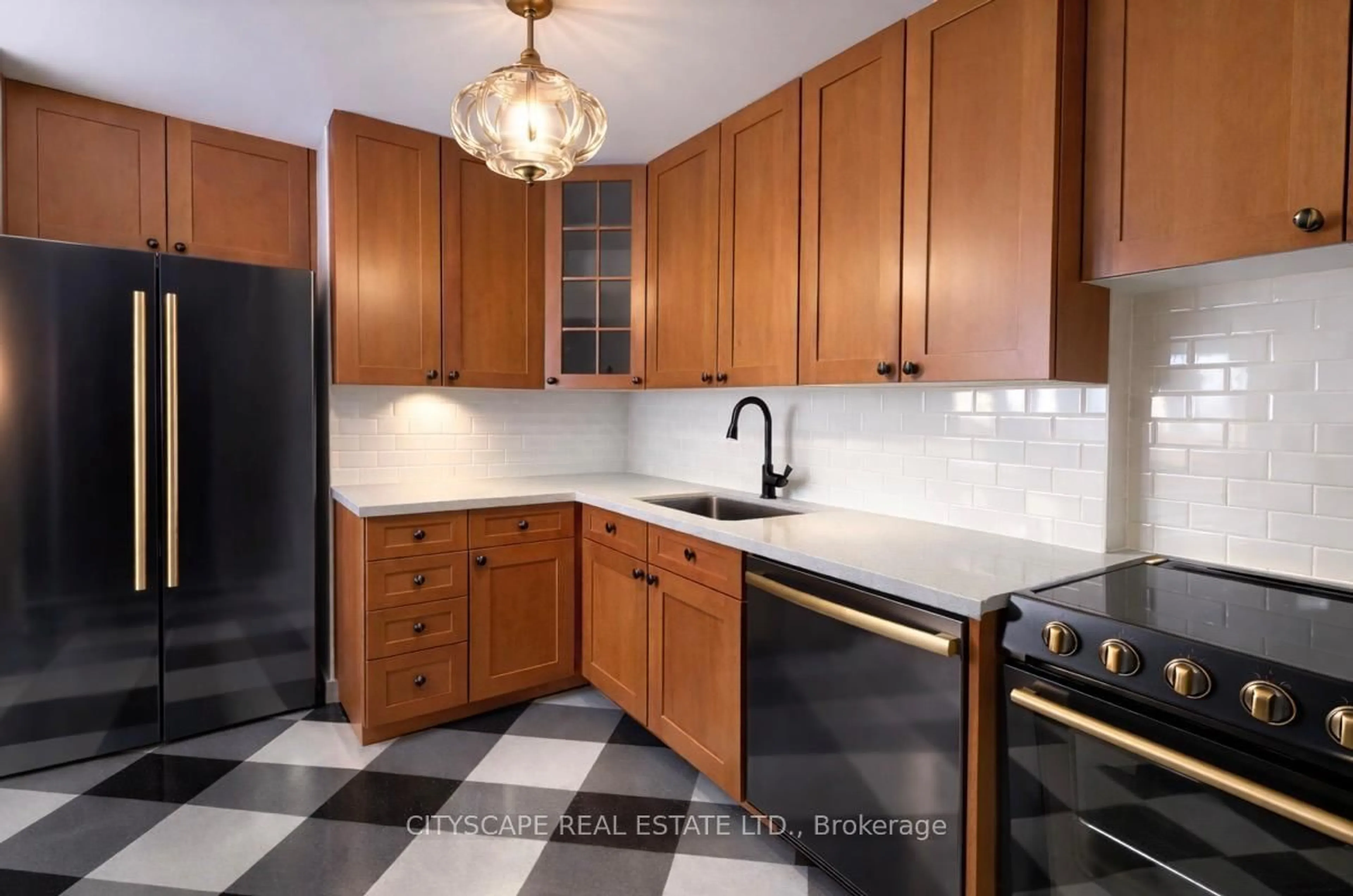 Standard kitchen, ceramic/tile floor for 49 Queen St #1004, Mississauga Ontario L5G 4N6