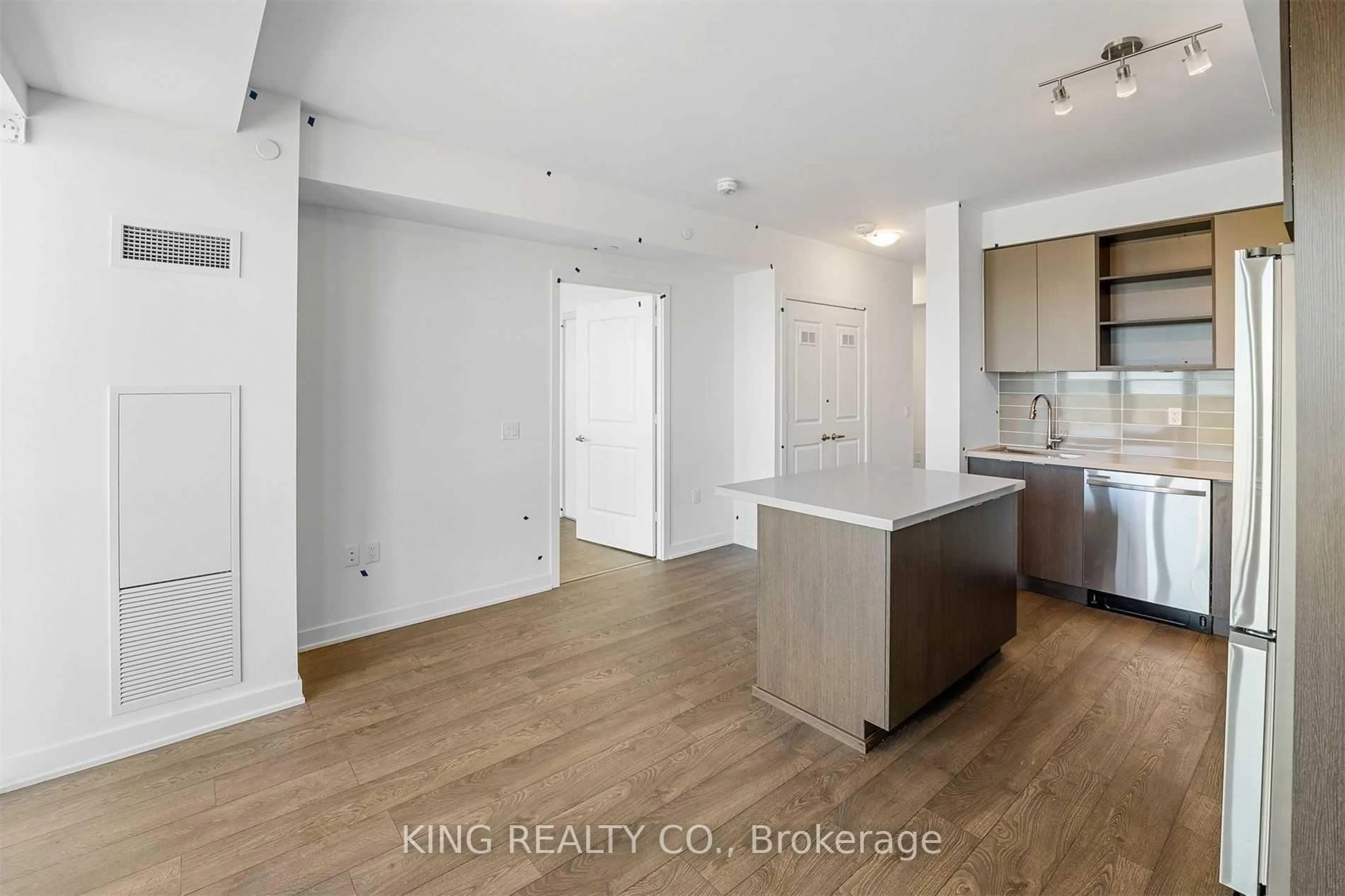 Unknown for 4655 Metcalfe Ave #2103, Mississauga Ontario L5M 0Z7