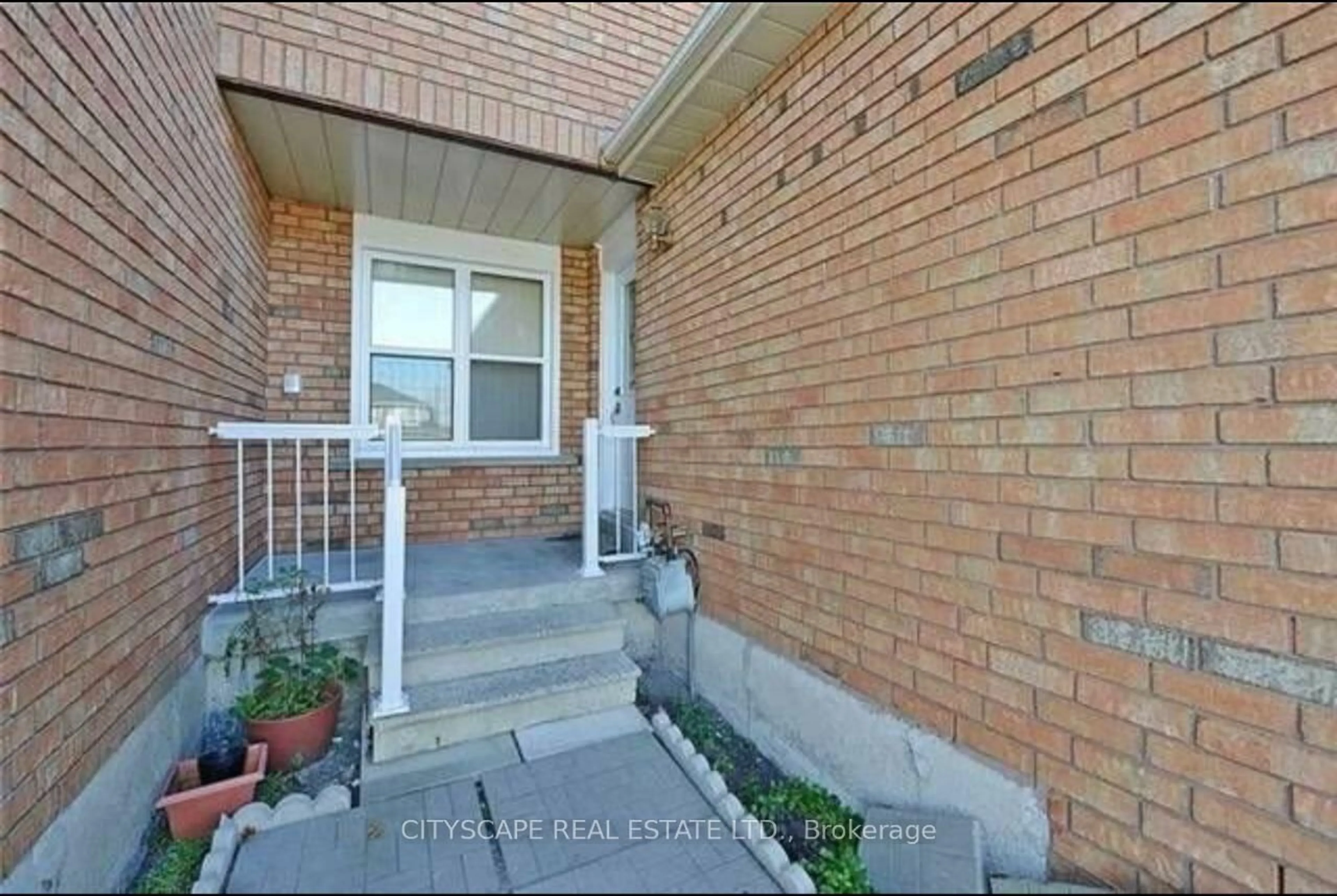 Unknown for 121 Tulip Dr, Brampton Ontario L6Y 3W2