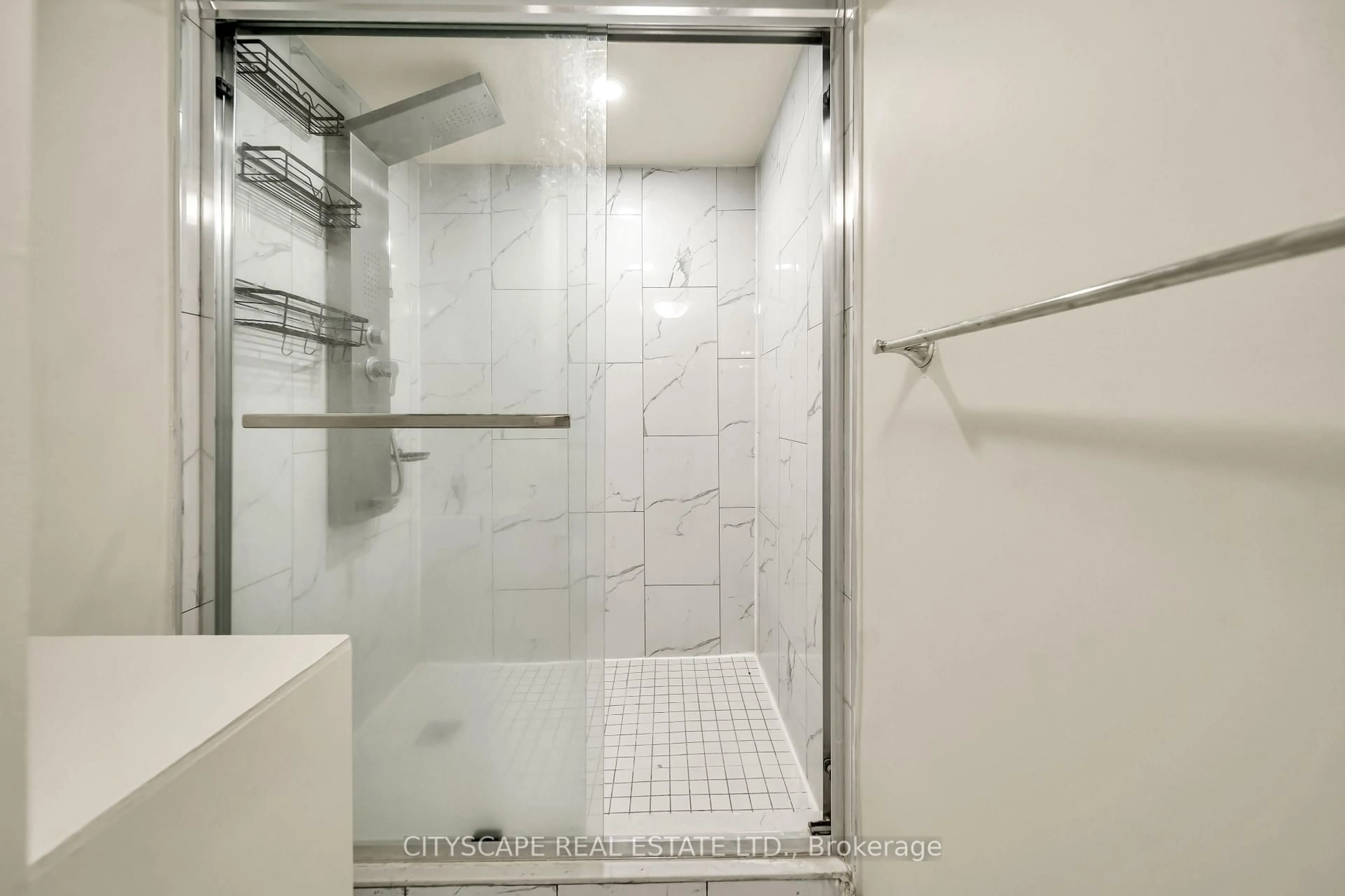 Standard bathroom, ceramic/tile floor for 84 Bartley Bull Pkwy, Brampton Ontario L6W 2J6