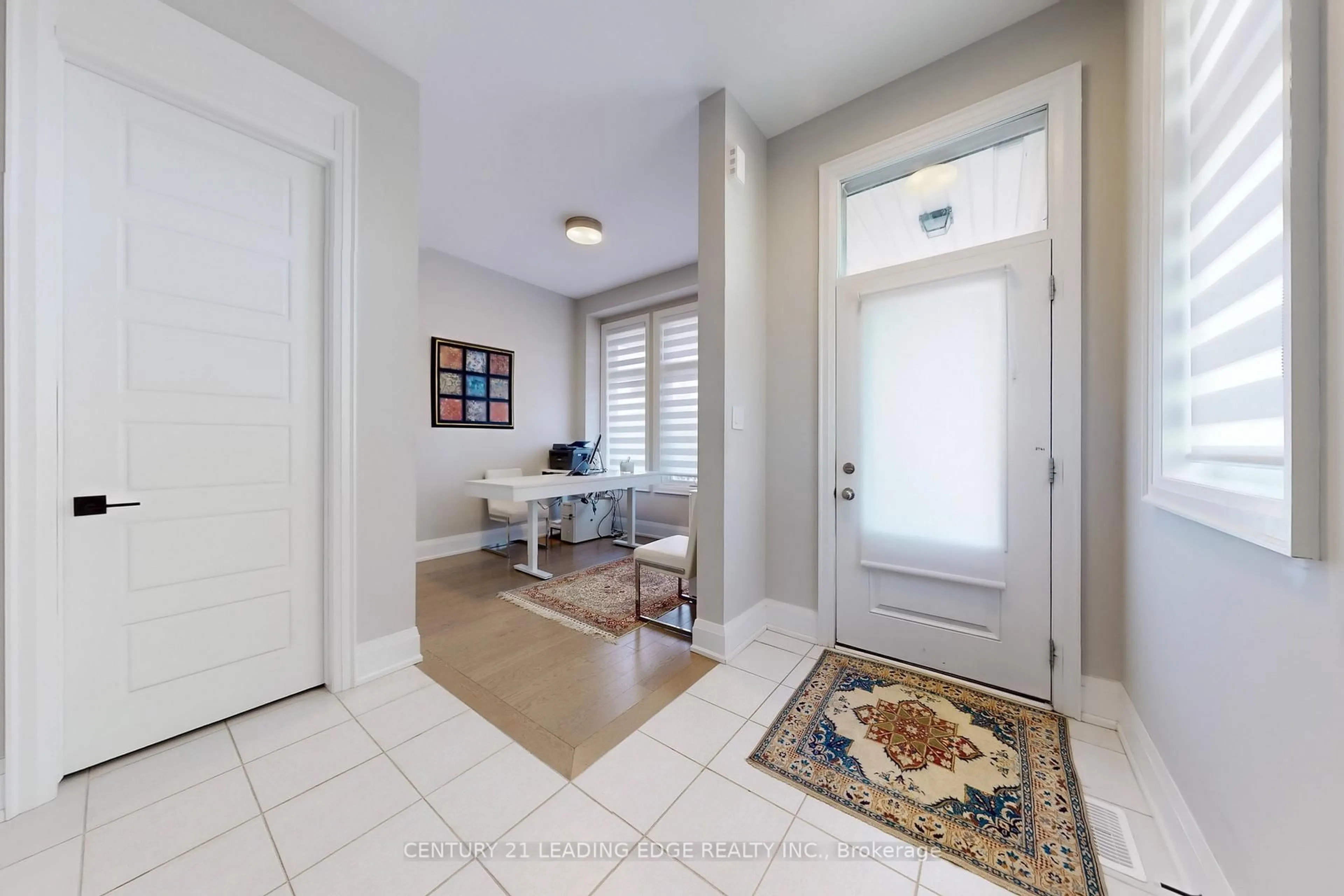 Indoor entryway for 3016 WILLIAM CUTMORE Blvd, Oakville Ontario L6H 7W8