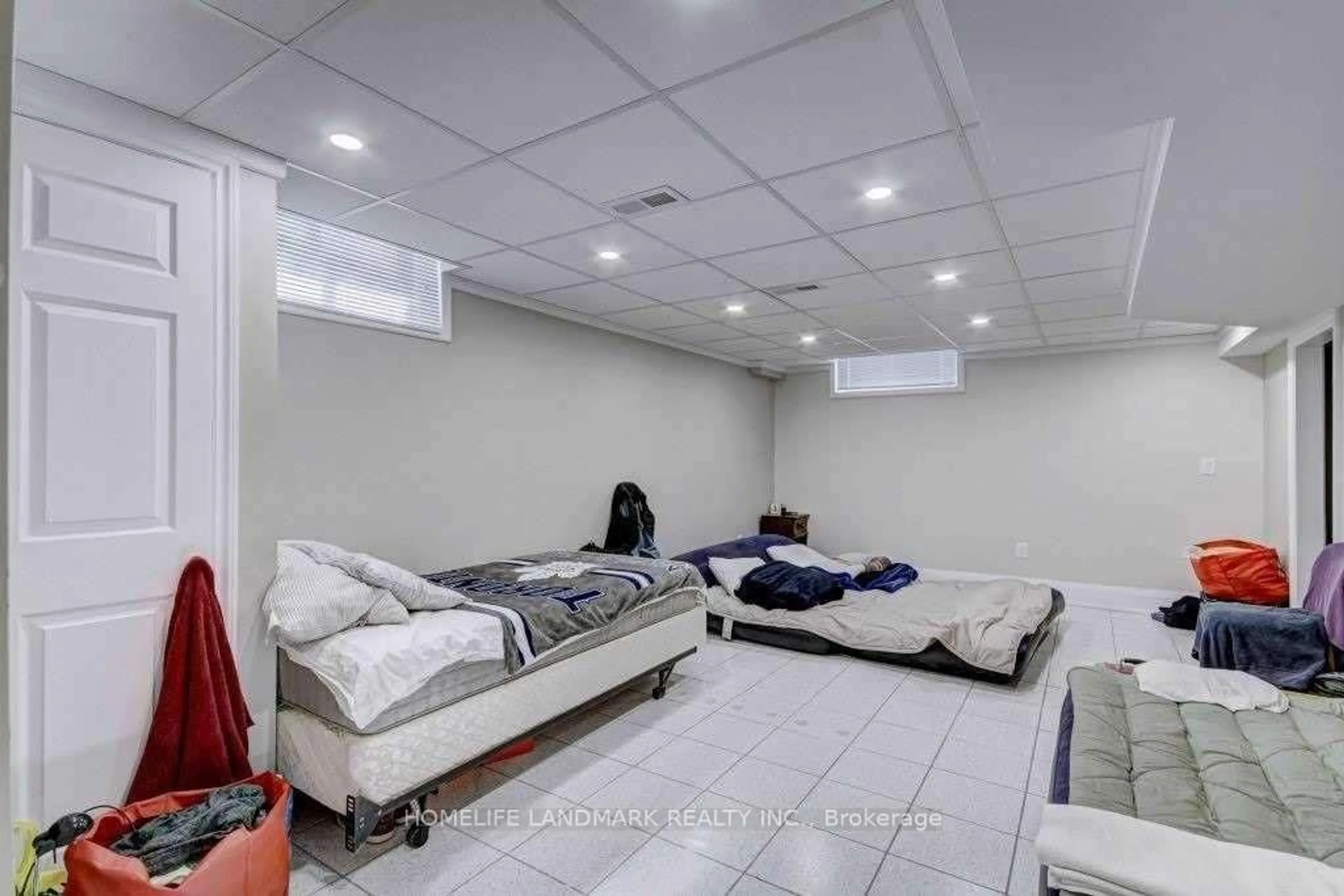 A pic of a room for 122 Verobeach Blvd, Toronto Ontario M9M 1R1