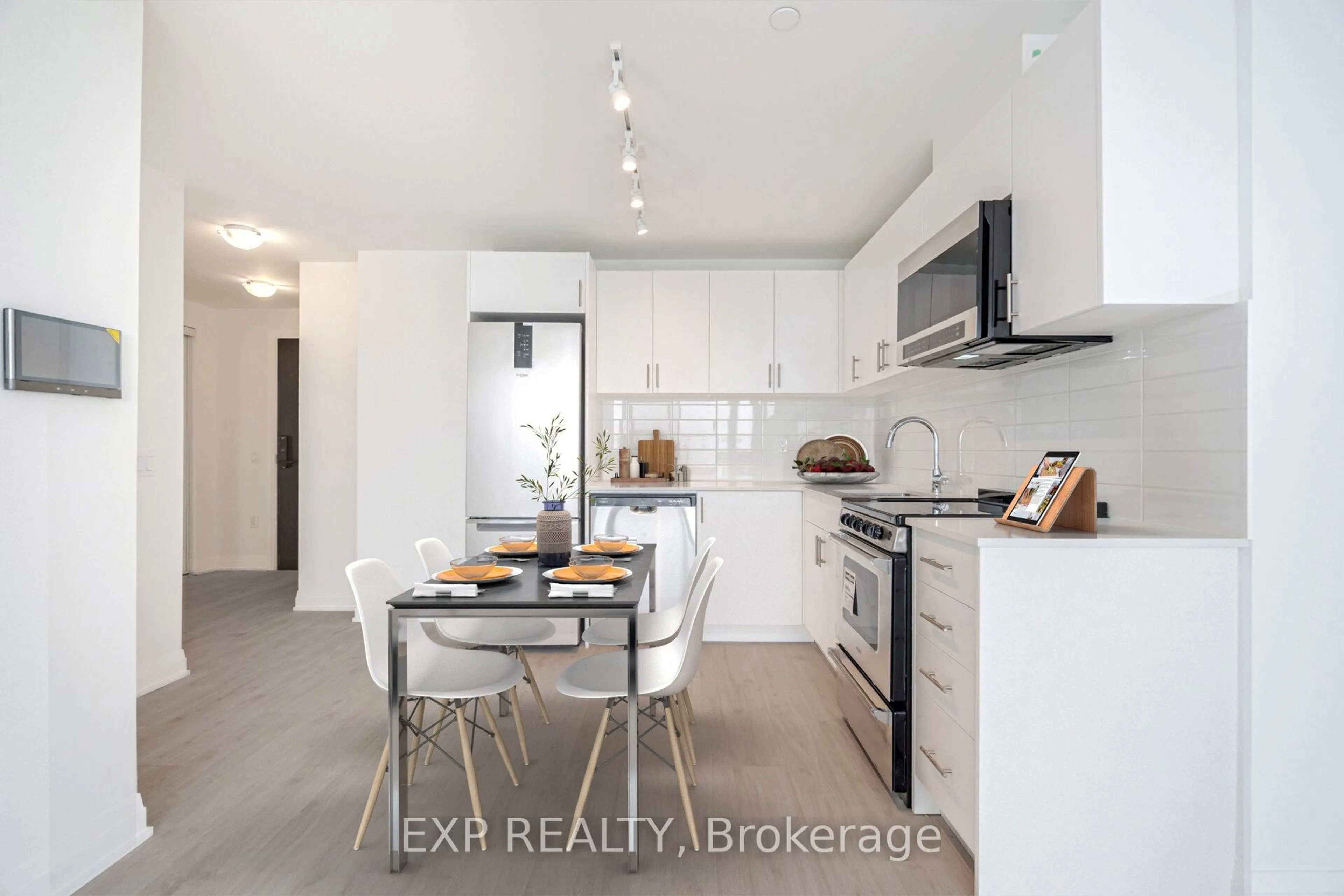 Open concept kitchen, ceramic/tile floor for 412 Silver Maple Rd #405, Oakville Ontario L6H 7X8