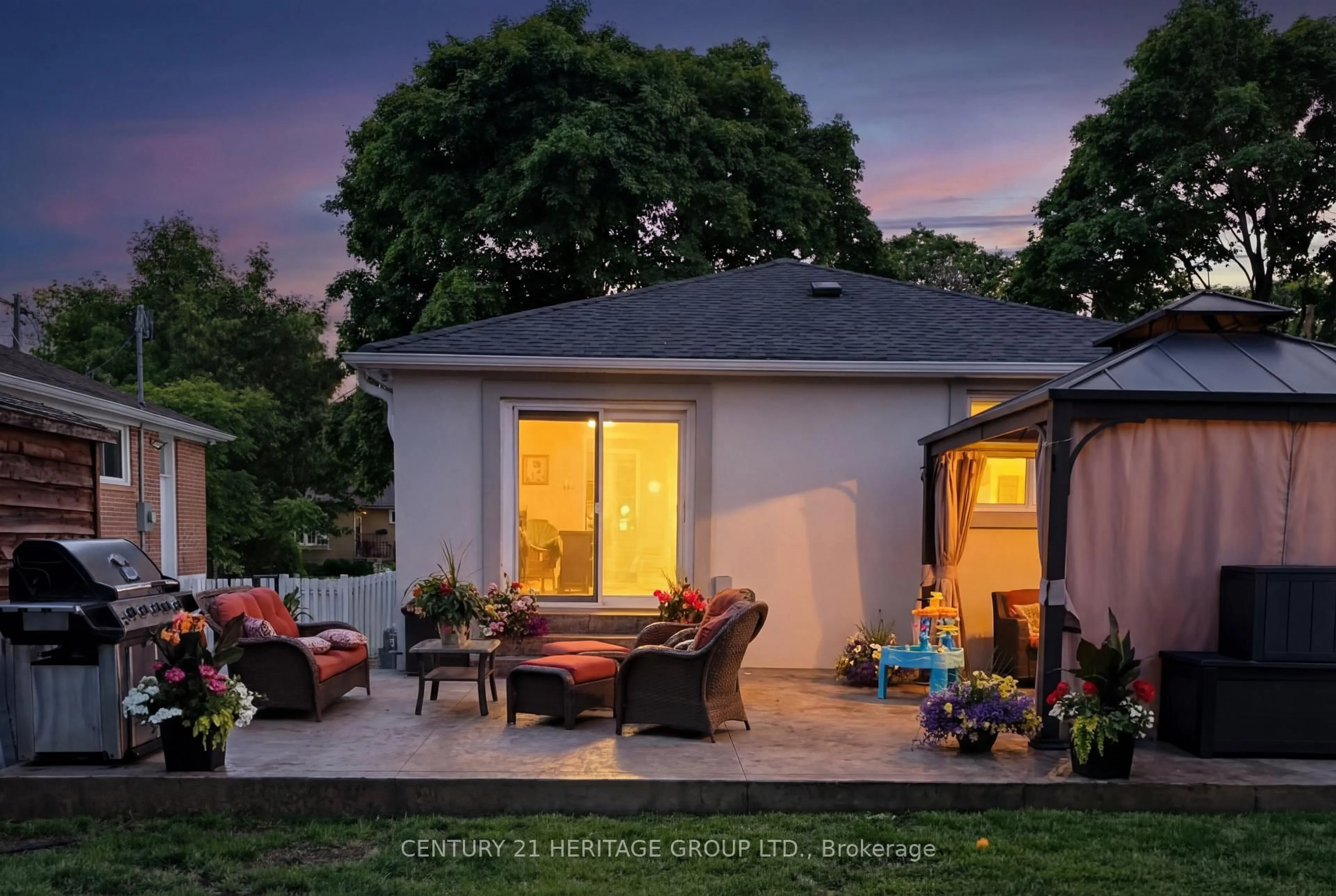 Patio, street for 130 Rangoon Rd, Toronto Ontario M9C 4P2