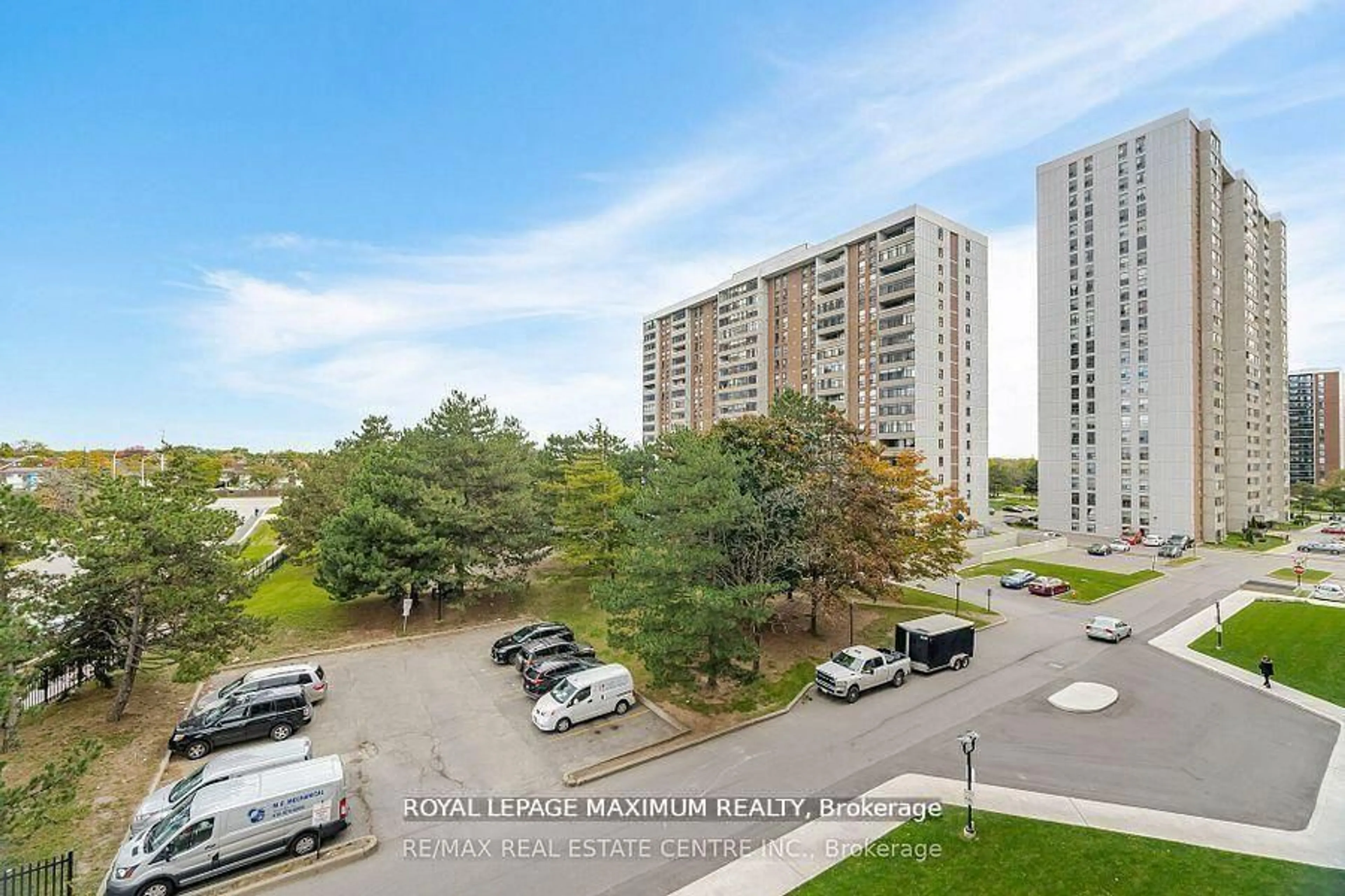 A pic from outside/outdoor area/front of a property/back of a property/a pic from drone, city buildings view from balcony for 15 Kensington Rd #1912, Brampton Ontario L6T 3W2