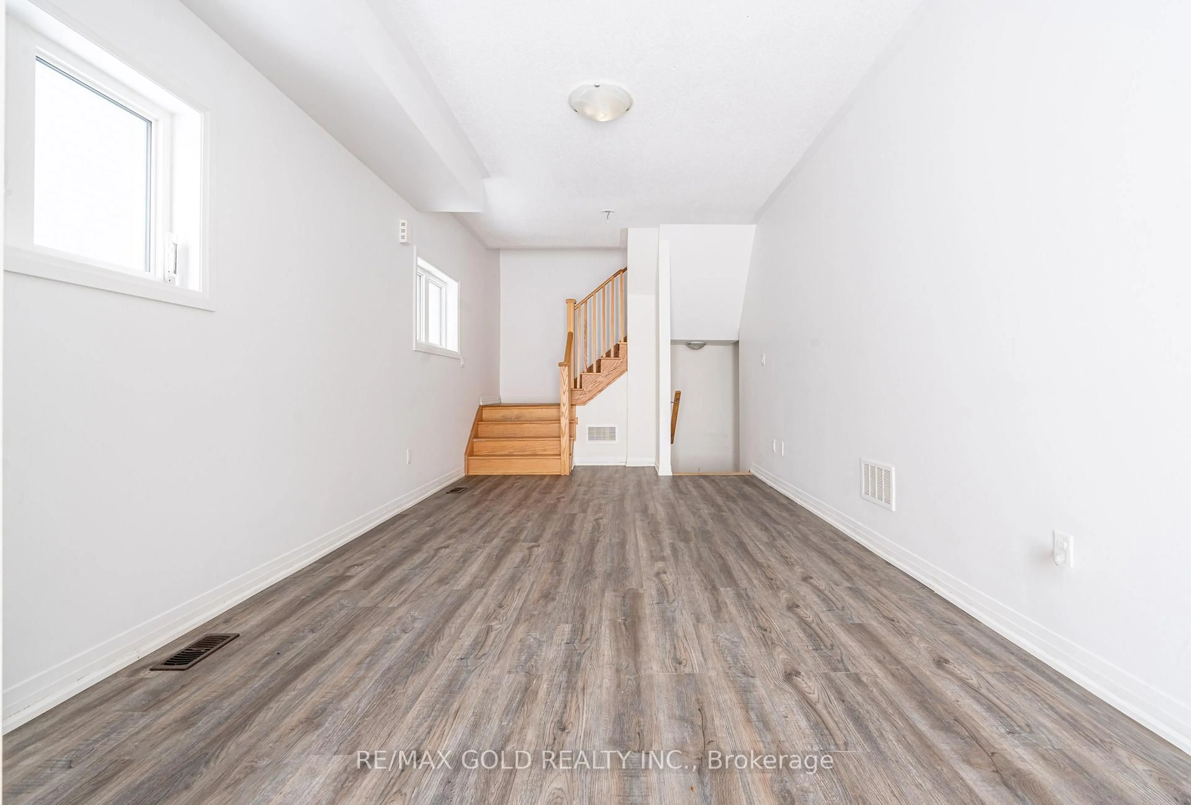 Unknown for 18 Haydrop Rd, Brampton Ontario L6P 4P3