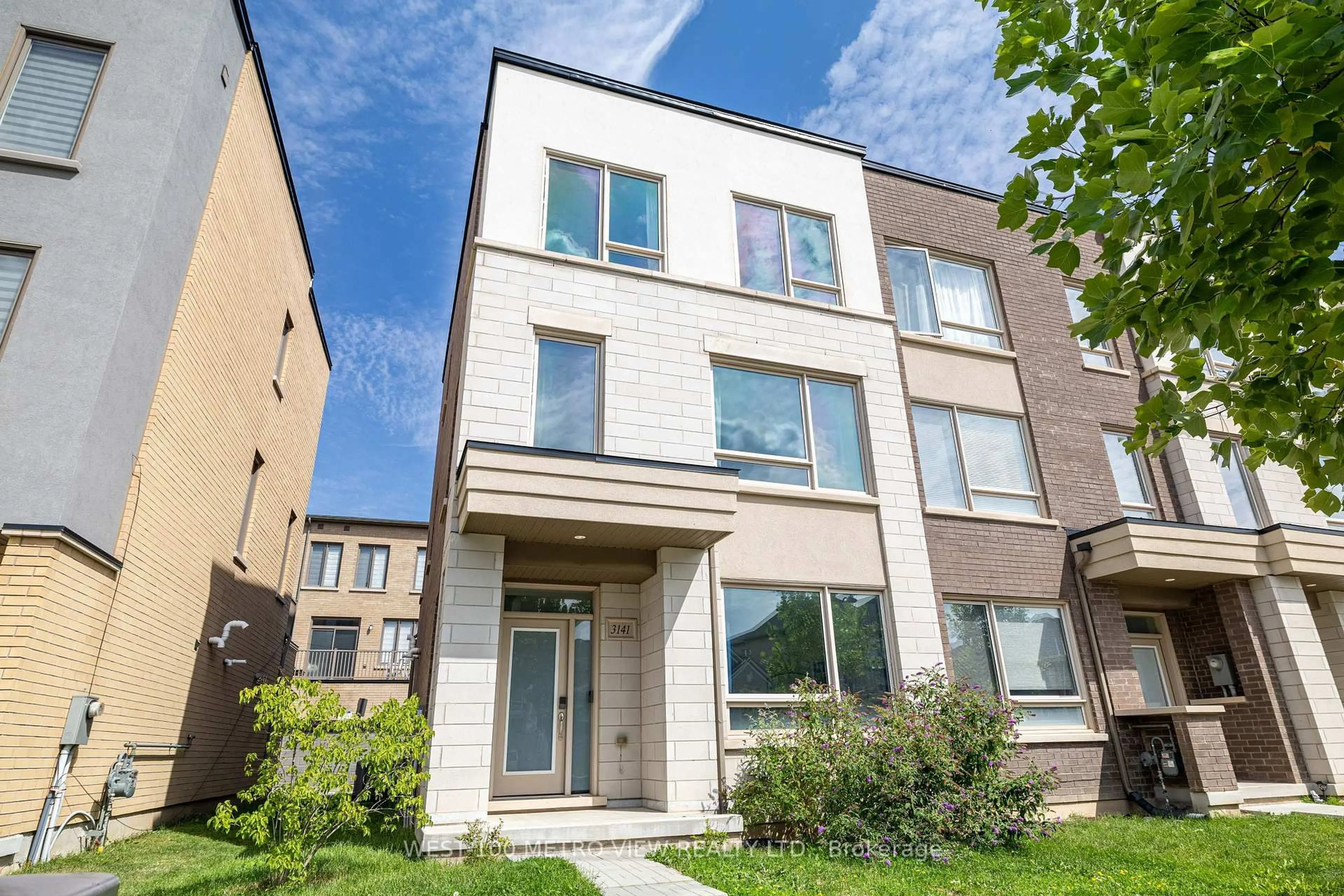 Home with brick exterior material, street for 3141 Ernest Appelbe Blvd, Oakville Ontario L6H 0N8