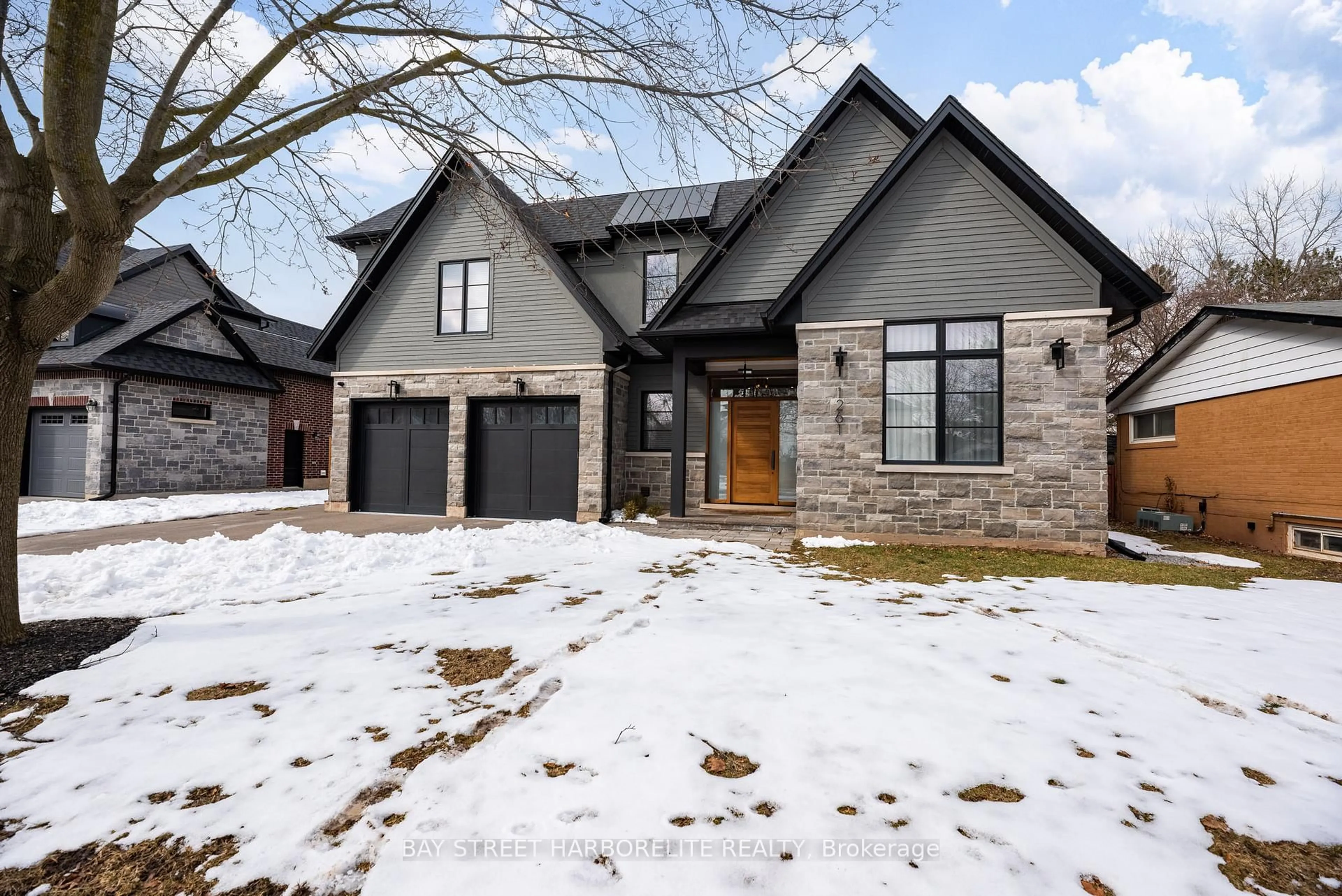 Home with brick exterior material, street for 1261 Pinegrove Rd, Oakville Ontario L6L 2W8