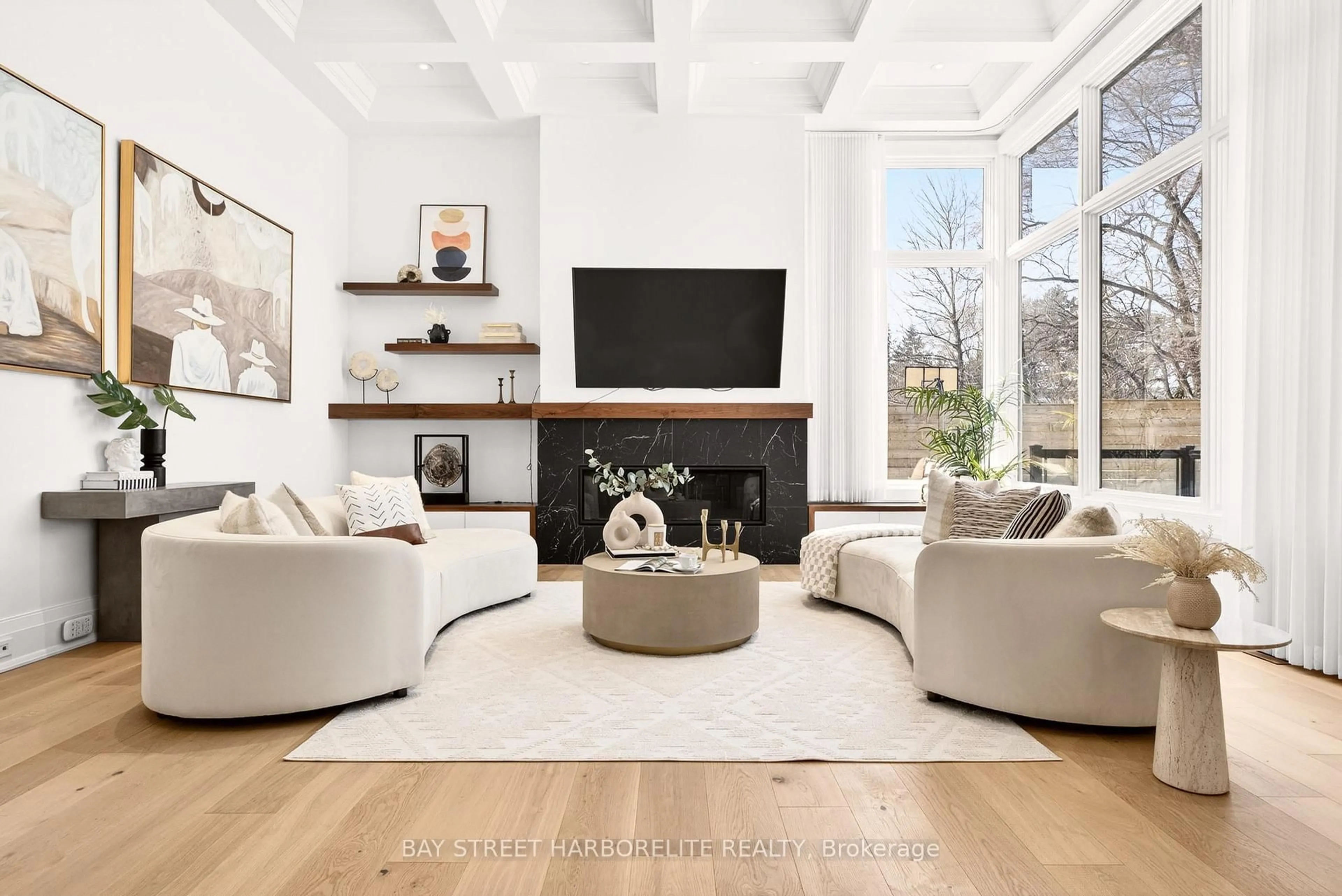 Living room with furniture, unknown for 1261 Pinegrove Rd, Oakville Ontario L6L 2W8