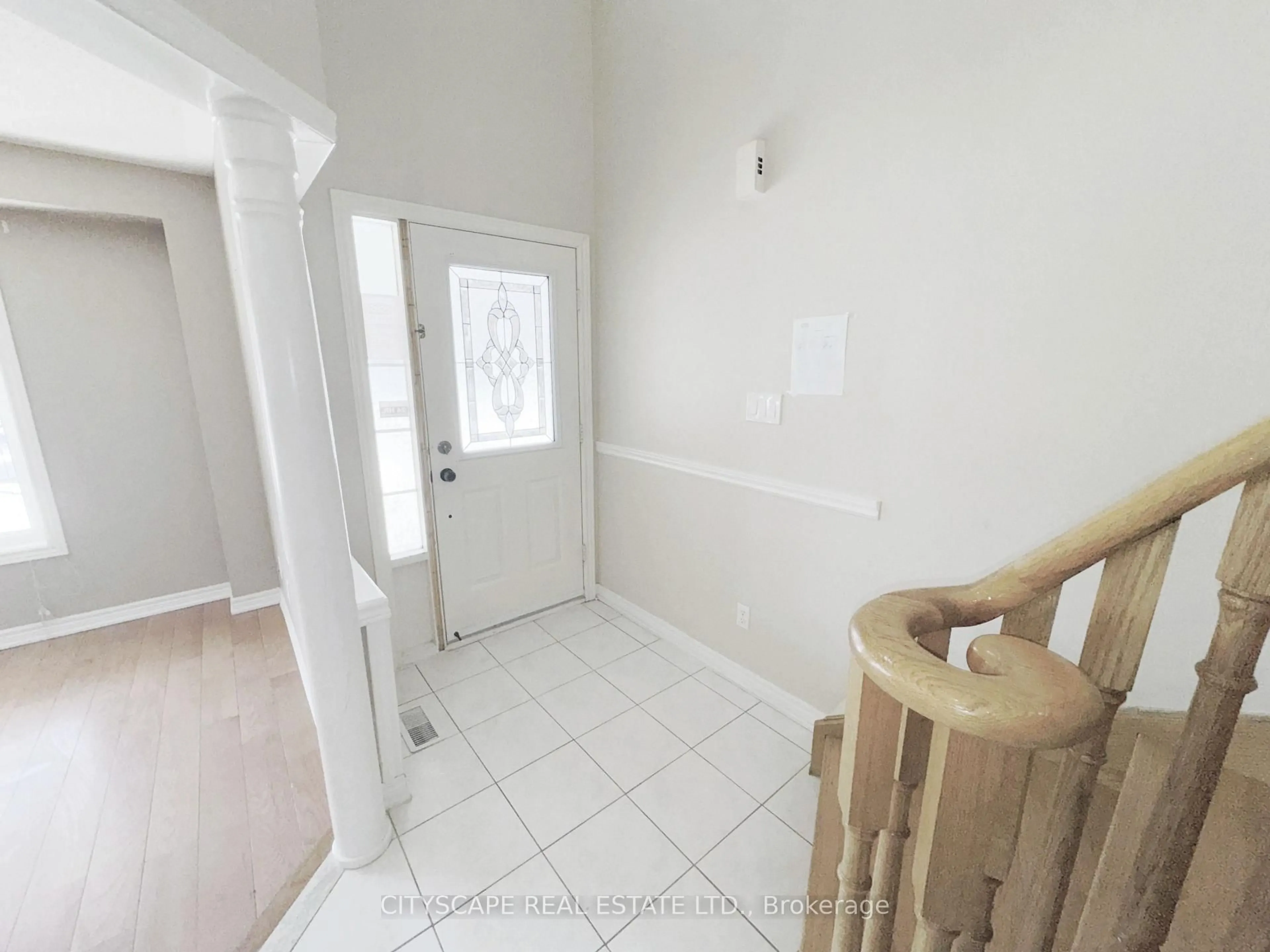 Indoor entryway for 127 Barleyfield Rd, Brampton Ontario L6R 2J4