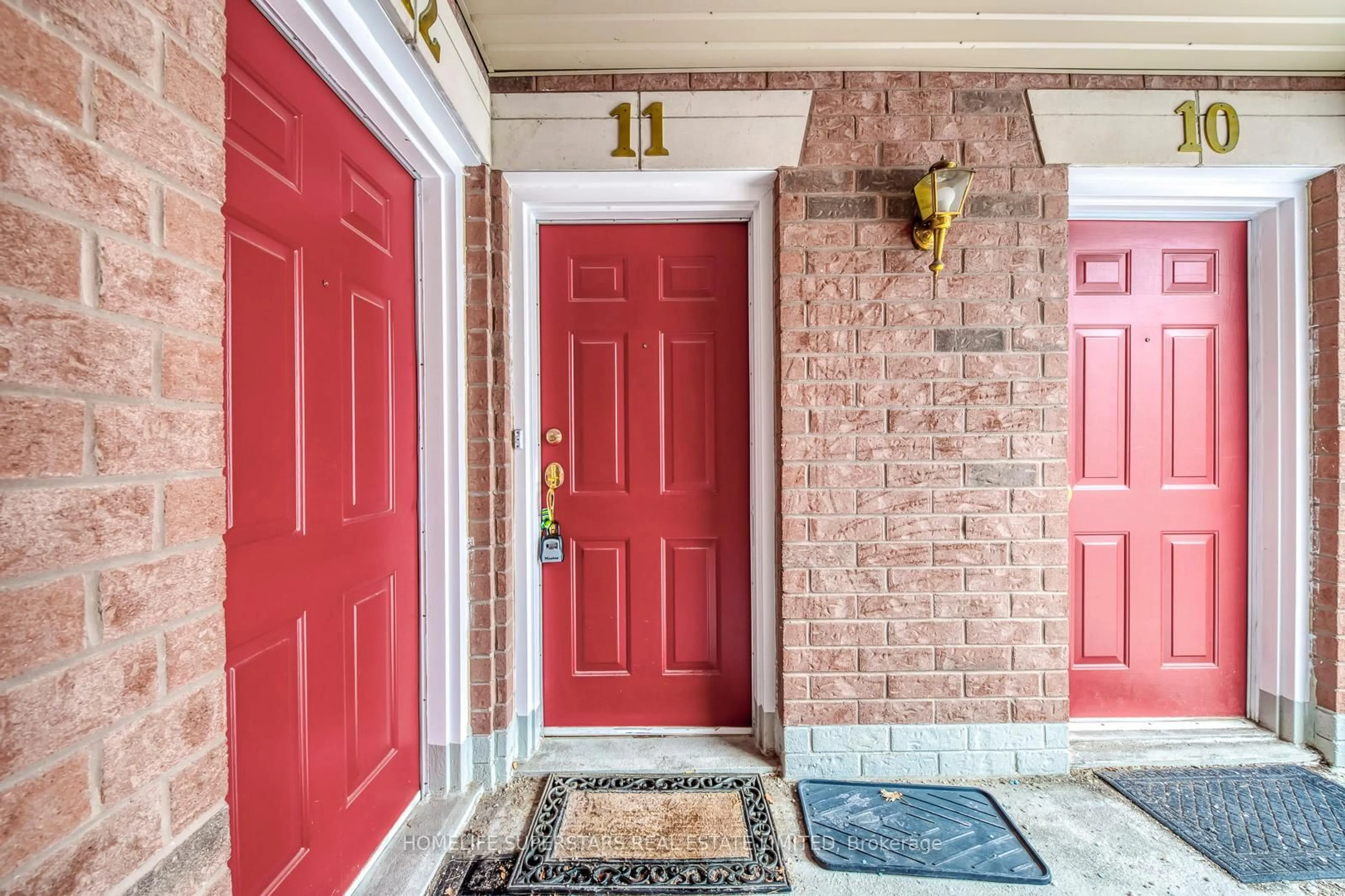 Indoor entryway for 605 Shoreline Dr #11, Mississauga Ontario L5B 4K3