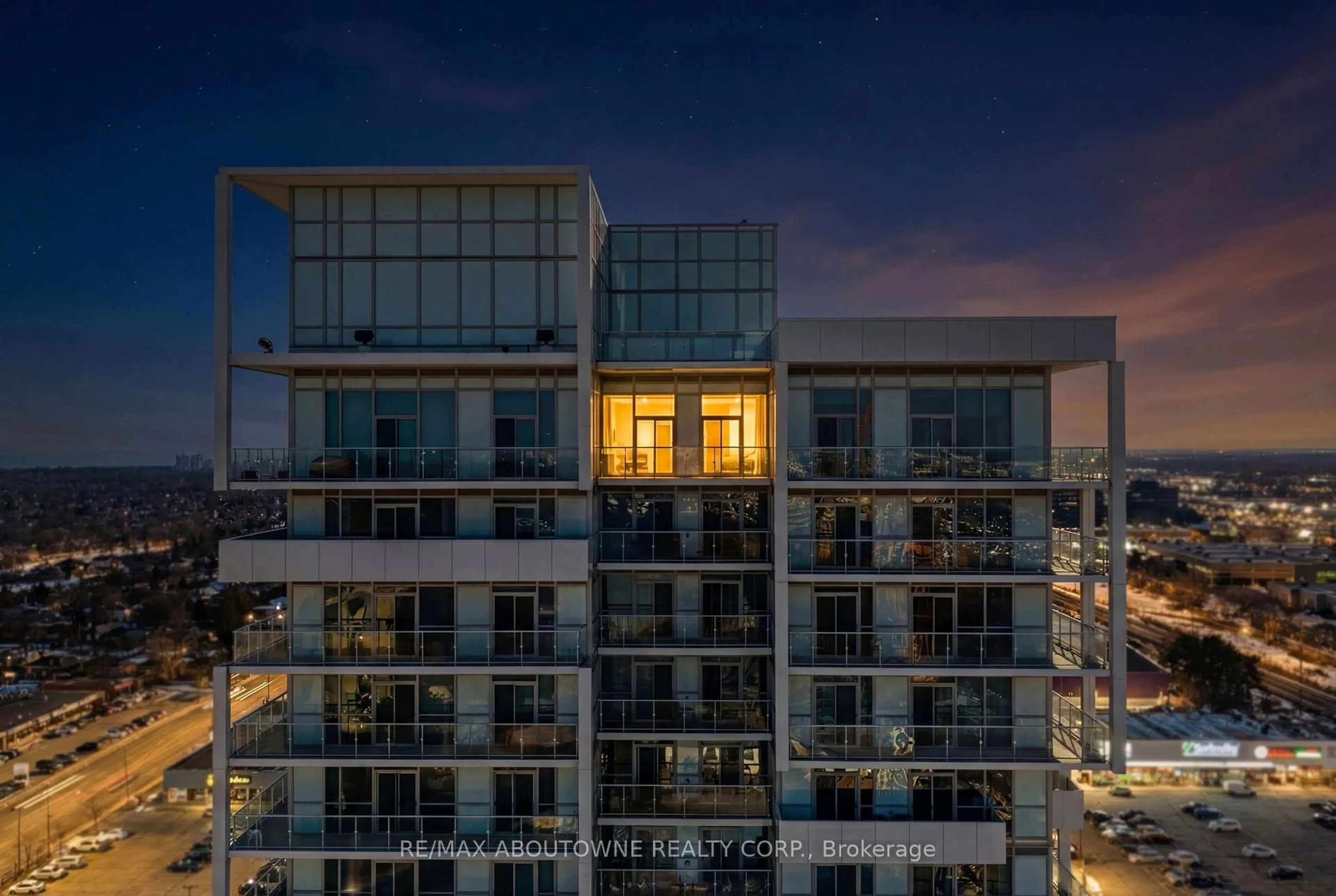 Balcony in the apartment, city buildings view from balcony for 65 Speers Rd #PH04, Oakville Ontario L6K 0J1