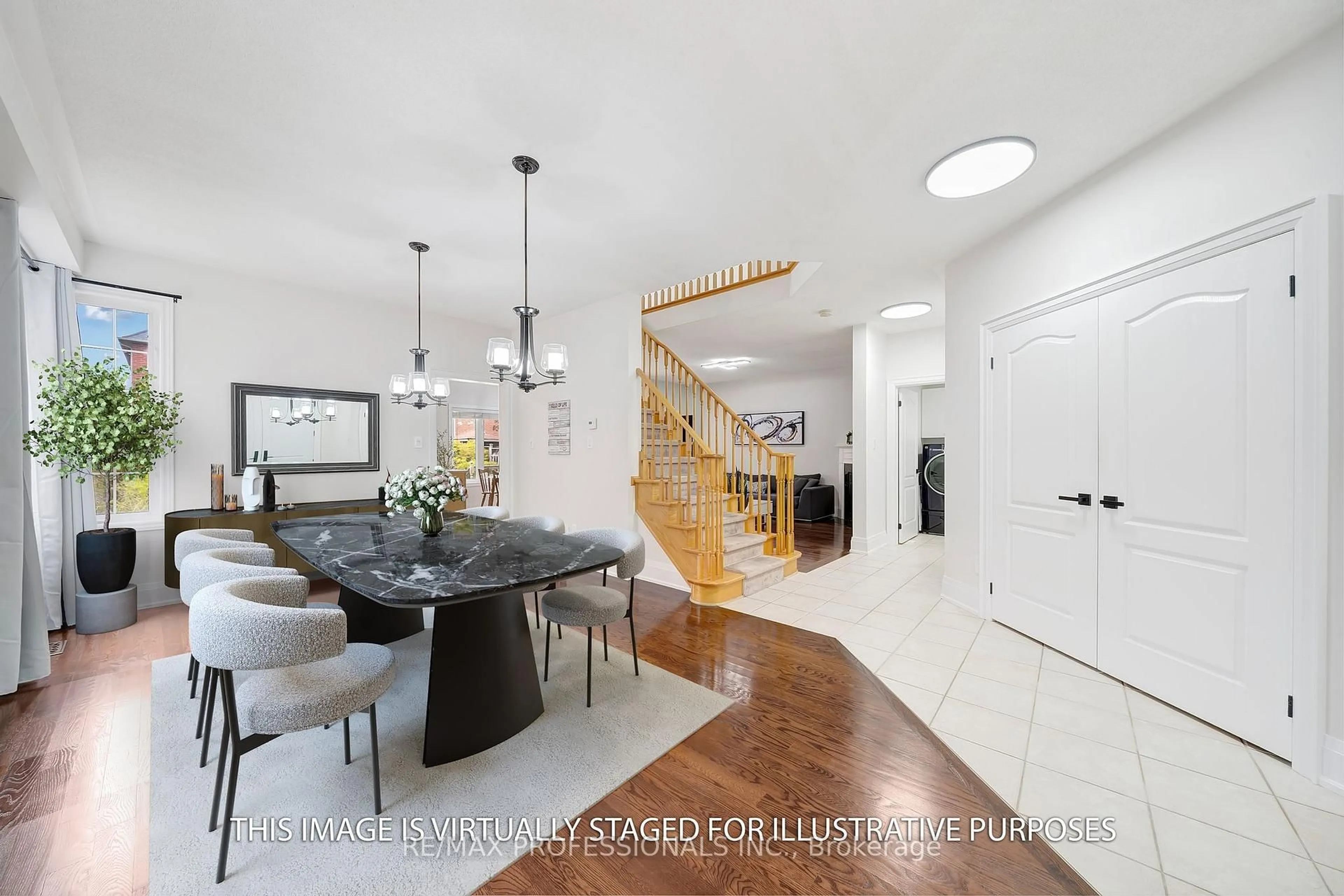 Indoor entryway for 67 Chaplin Cres, Halton Hills Ontario L7G 5V6