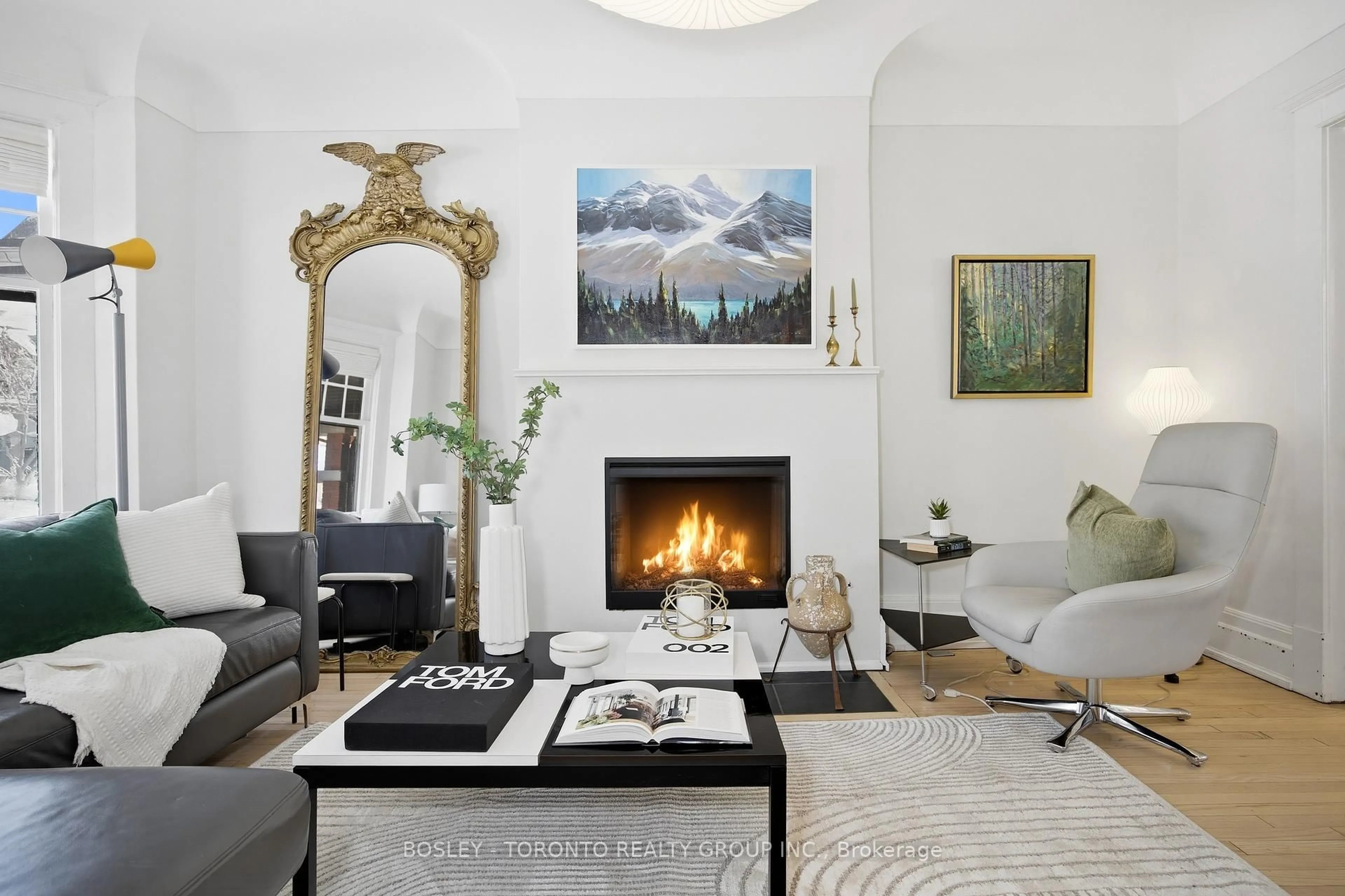 Living room with furniture, unknown for 780 Shaw St, Toronto Ontario M6G 3M1