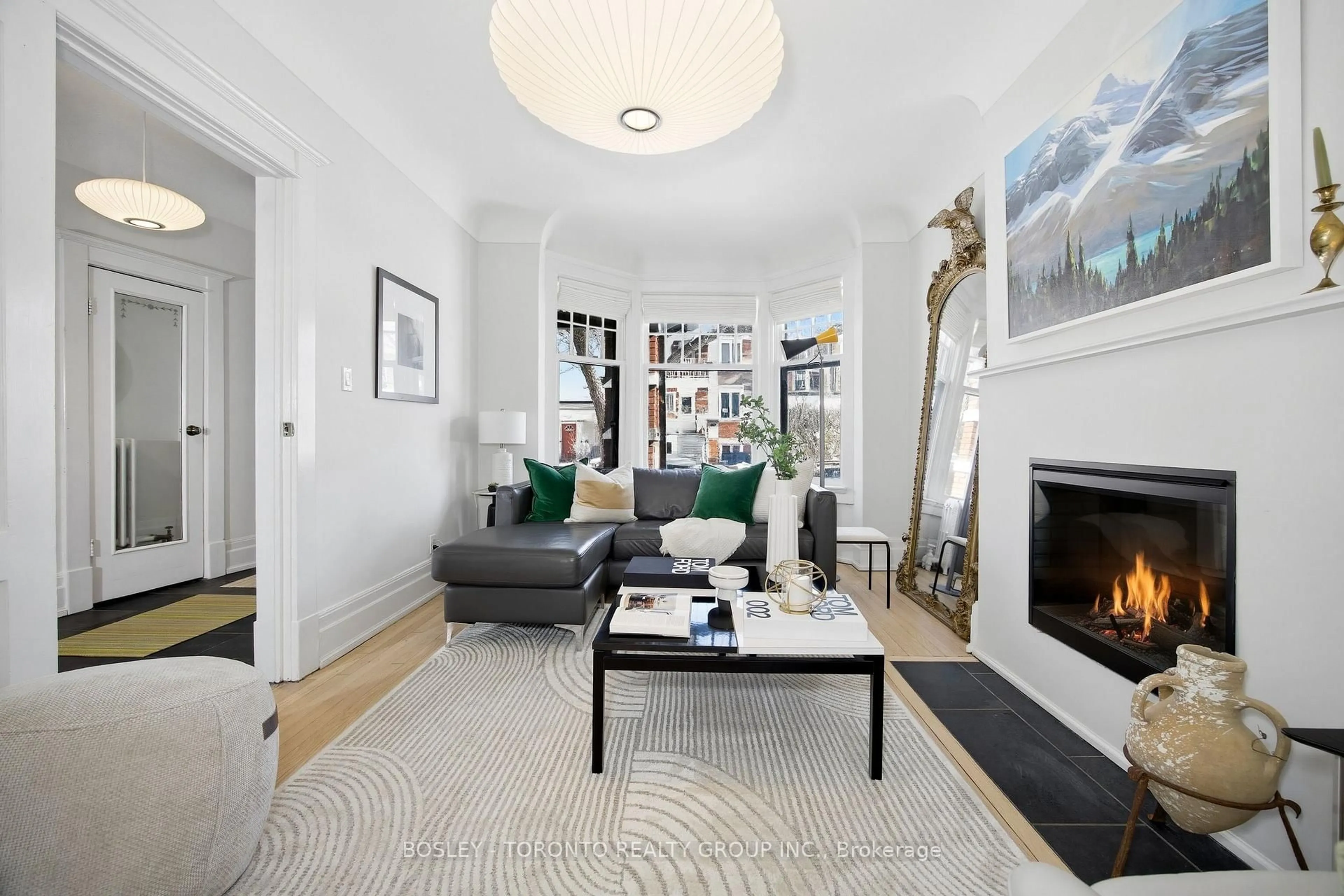 Living room with furniture, unknown for 780 Shaw St, Toronto Ontario M6G 3M1