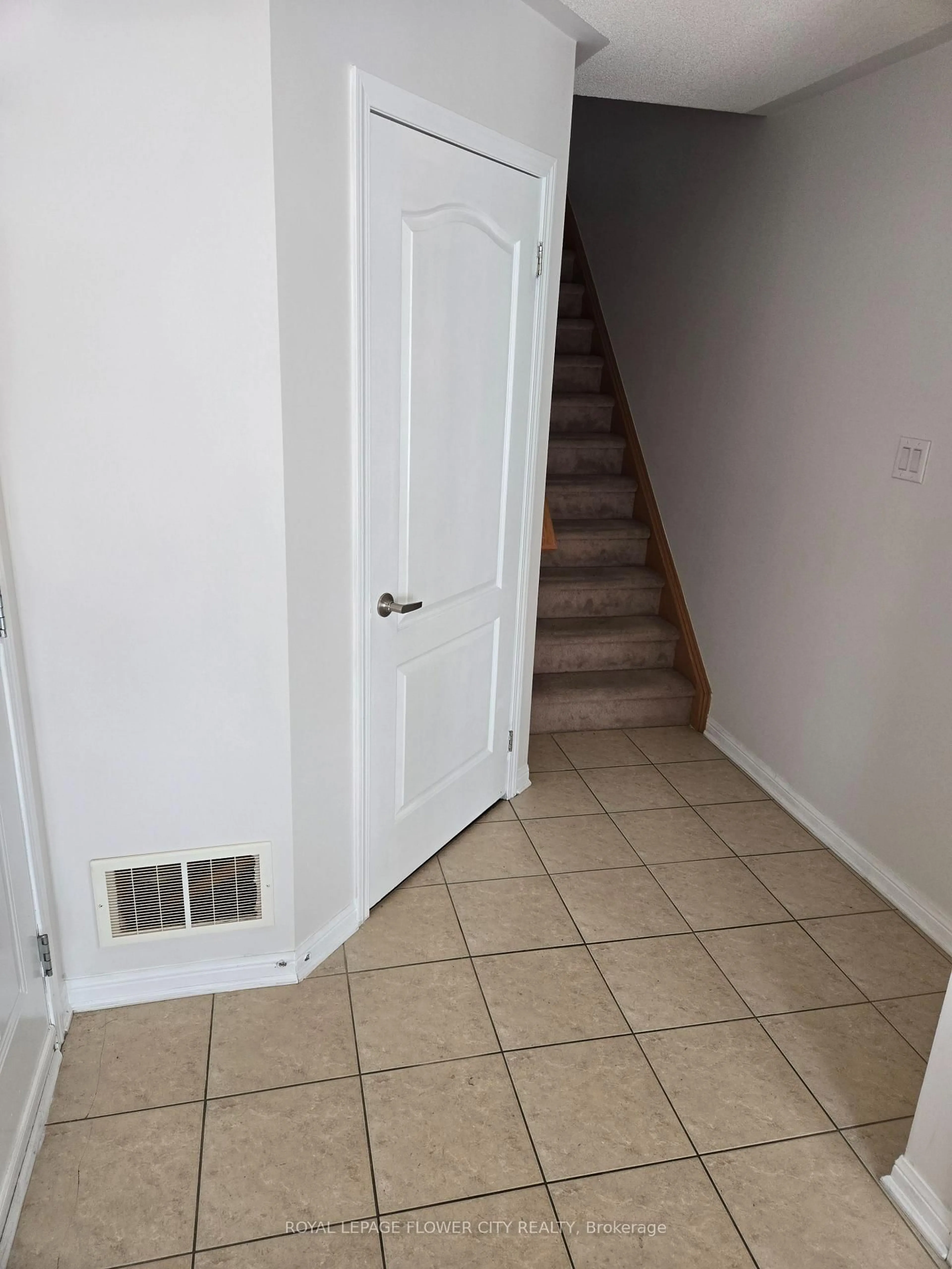 A pic of a room for 495 Mcjannett Ave, Milton Ontario L9T 7T8