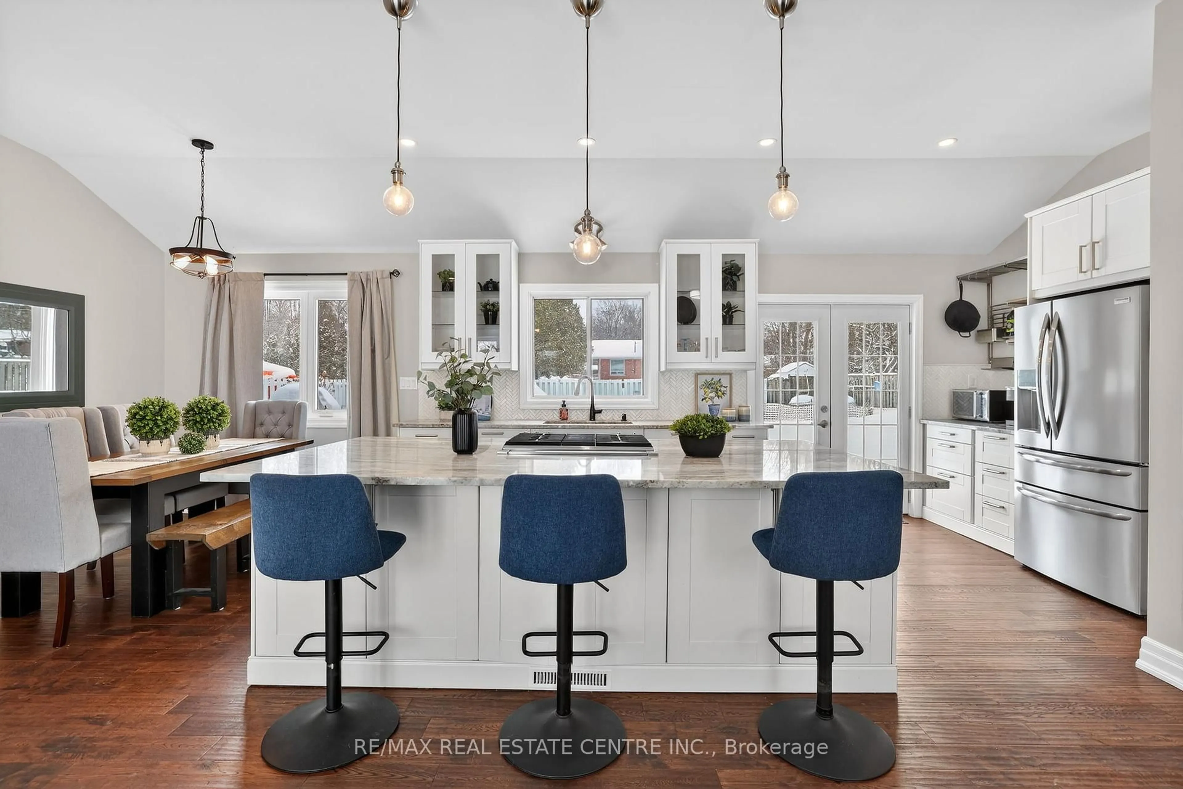 Open concept kitchen, ceramic/tile floor for 32 Westdale Ave, Orangeville Ontario L9W 1B7