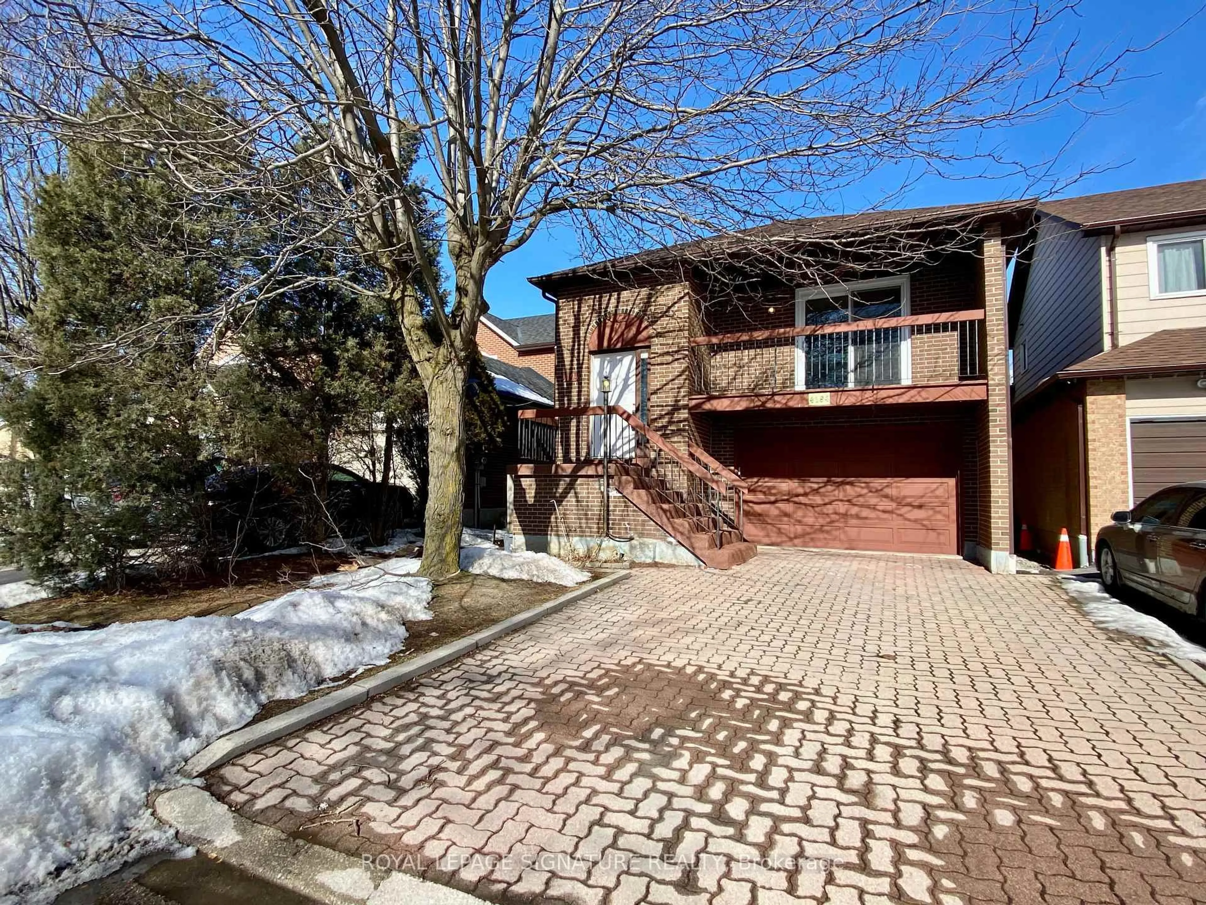 Home with brick exterior material, street for 4194 Tea Garden Circ, Mississauga Ontario L5B 2W8