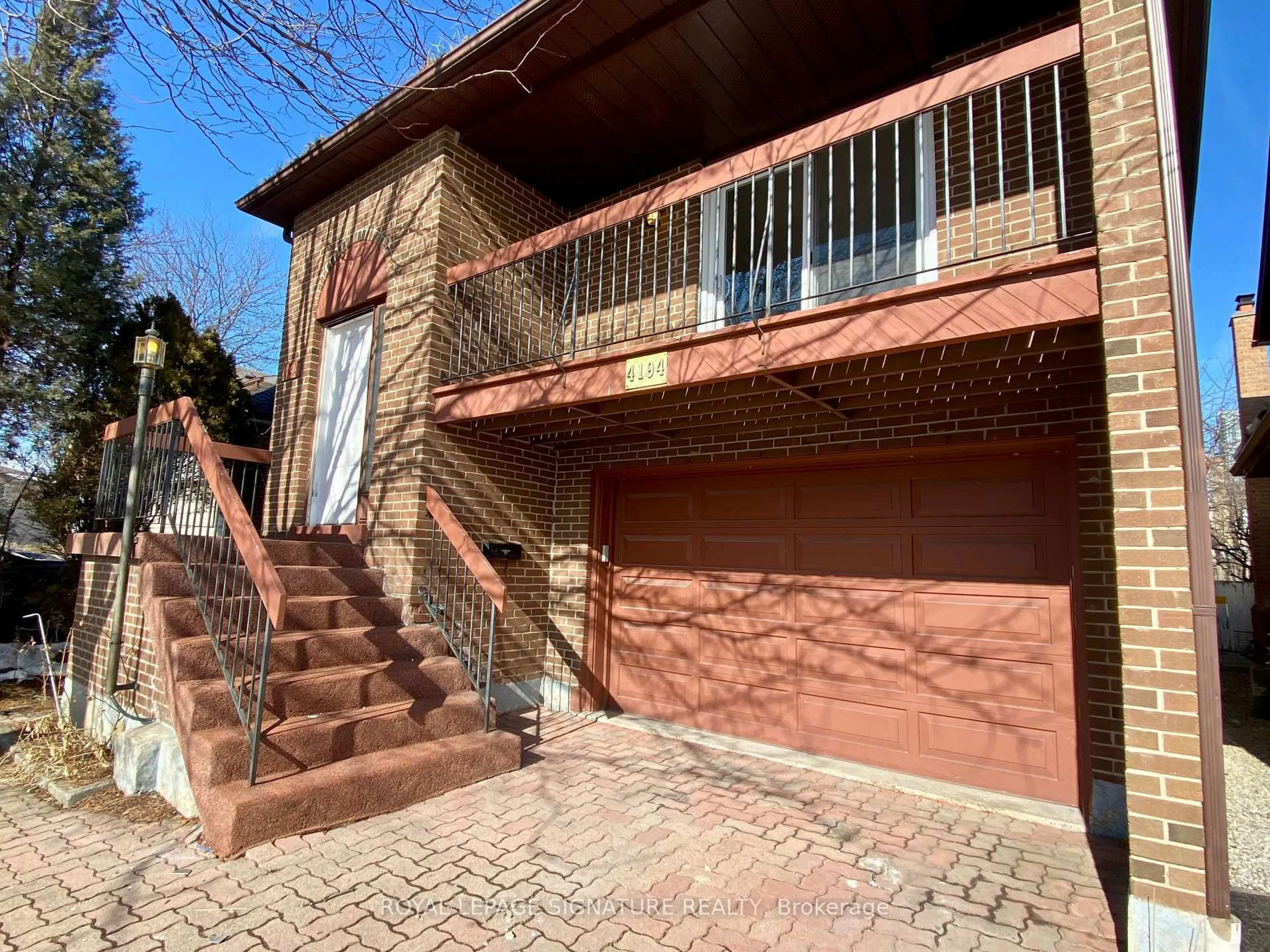 Unknown for 4194 Tea Garden Circ, Mississauga Ontario L5B 2W8