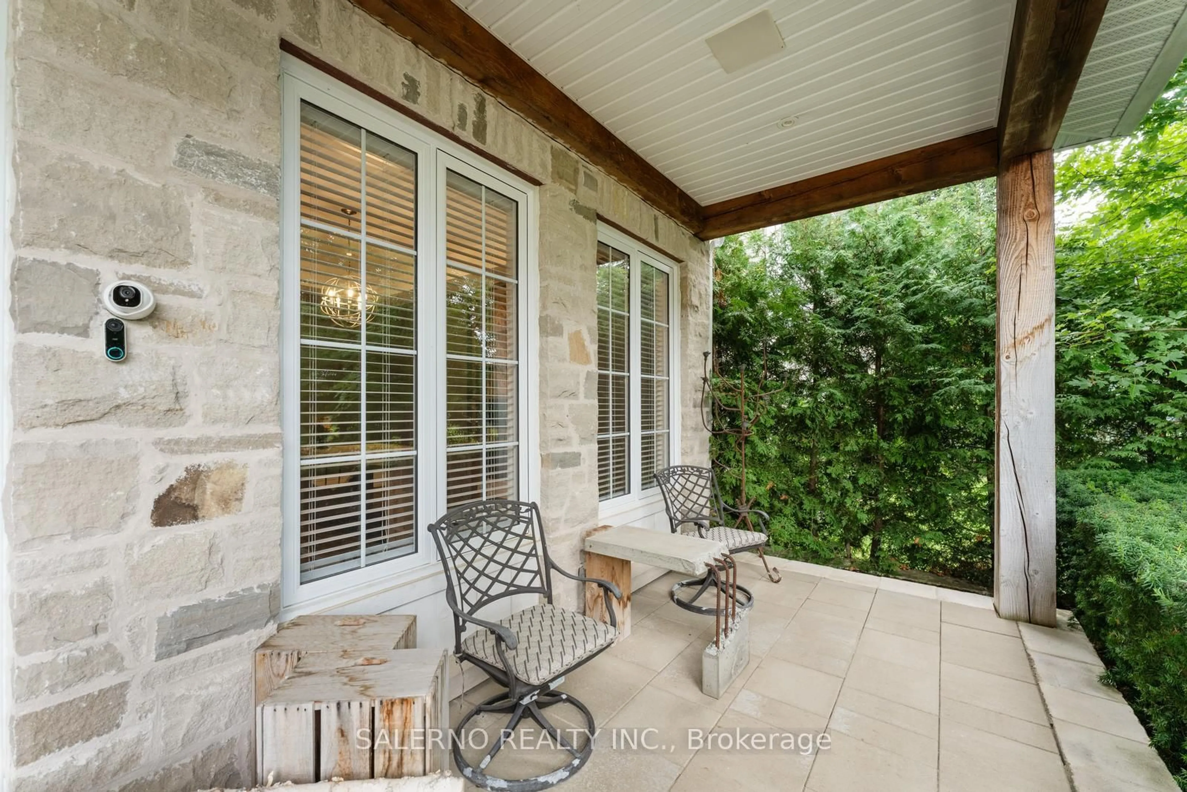 Patio, street for 7 Dolan Dr, Caledon Ontario L7E 0E1