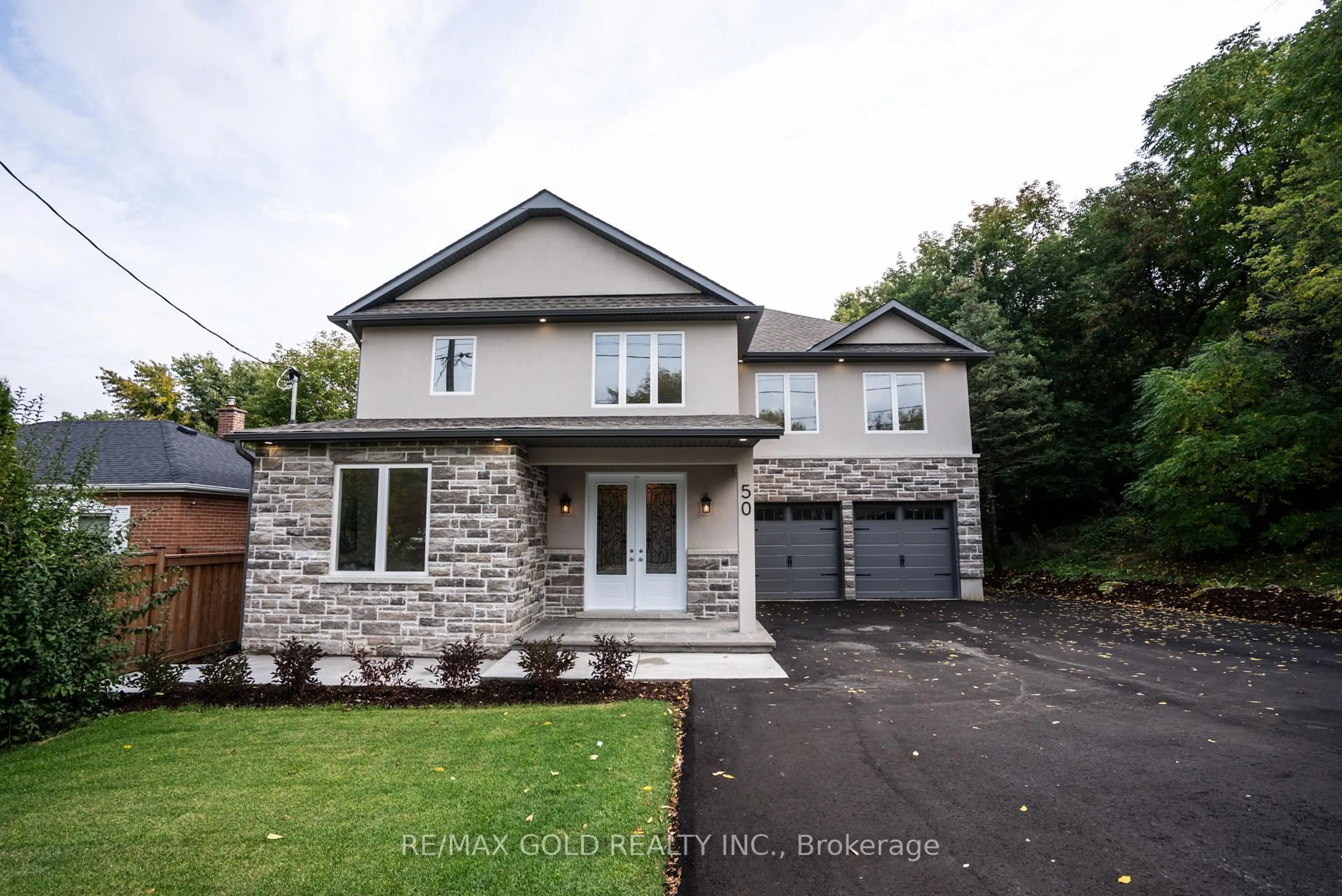 Home with brick exterior material, street for 50 Willow St, Caledon Ontario L7E 1C4