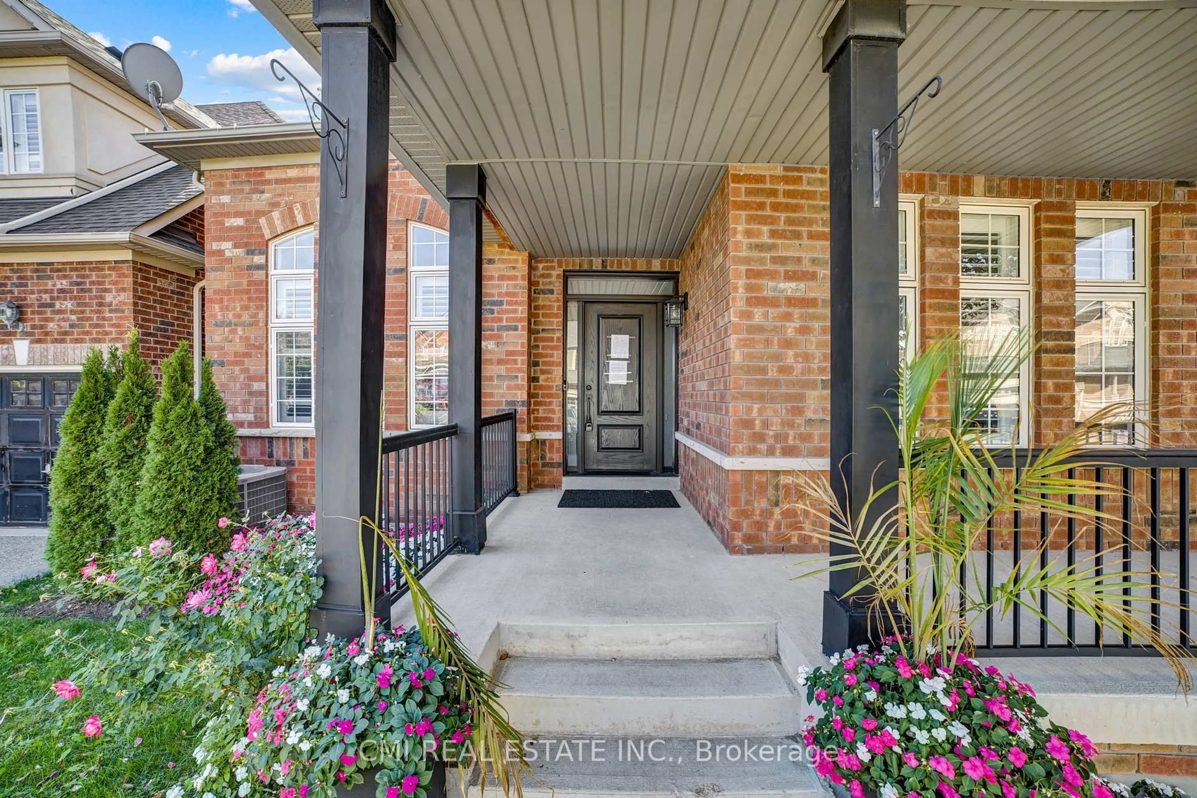 Indoor entryway for 2171 Jardine Cres, Burlington Ontario L7L 7K1