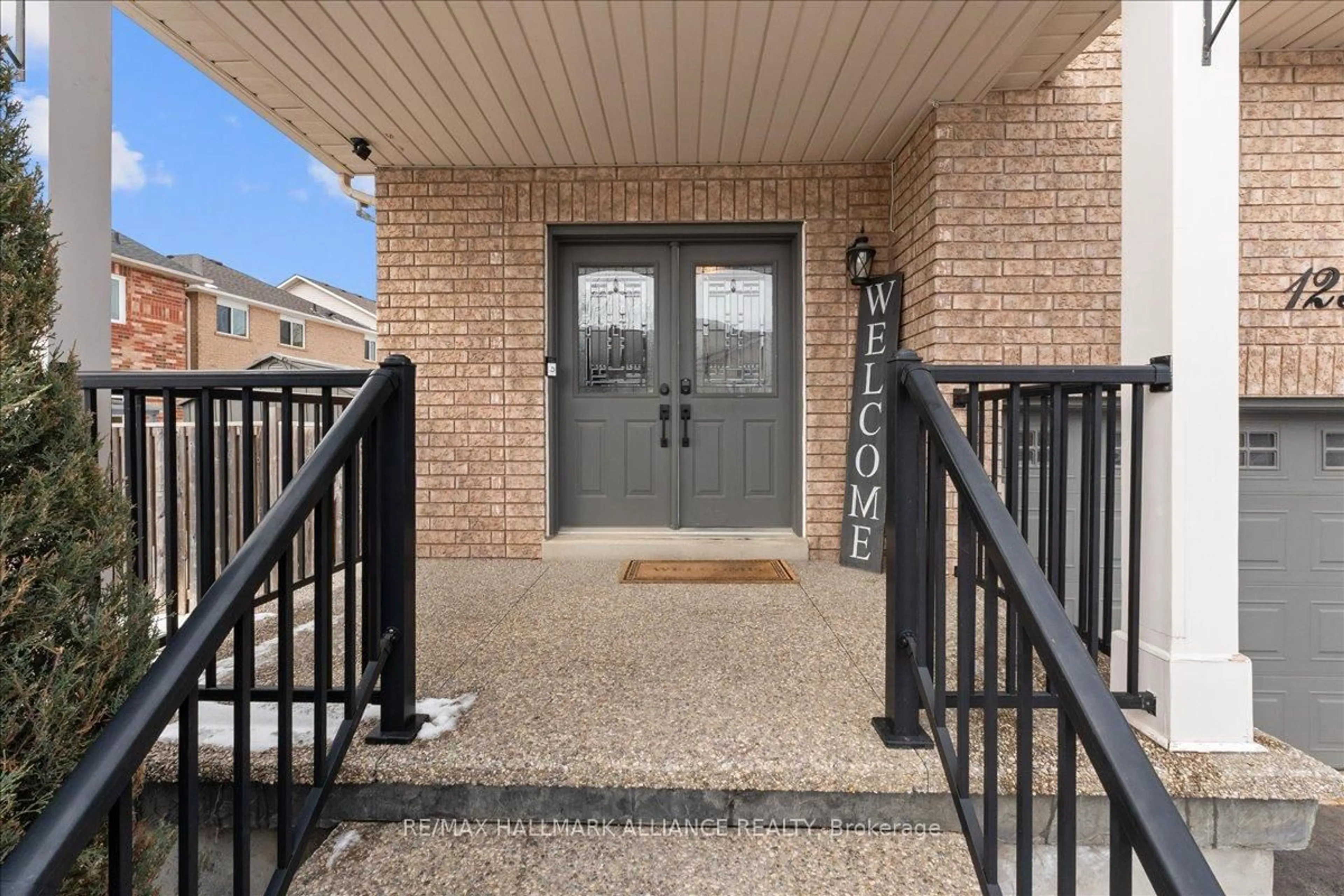 Indoor entryway for 1251 Weller Crossing, Milton Ontario L9T 6J7