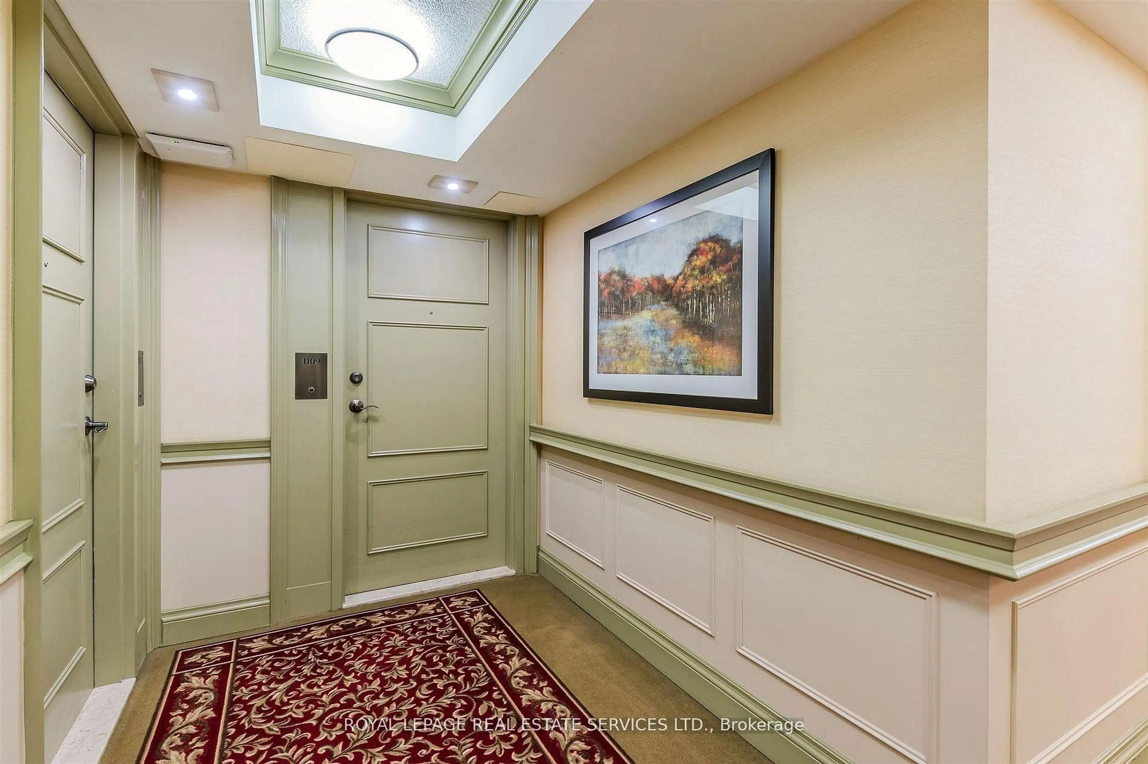 Indoor foyer for 3 Marine Parade Dr #1109, Toronto Ontario M8V 3Z5