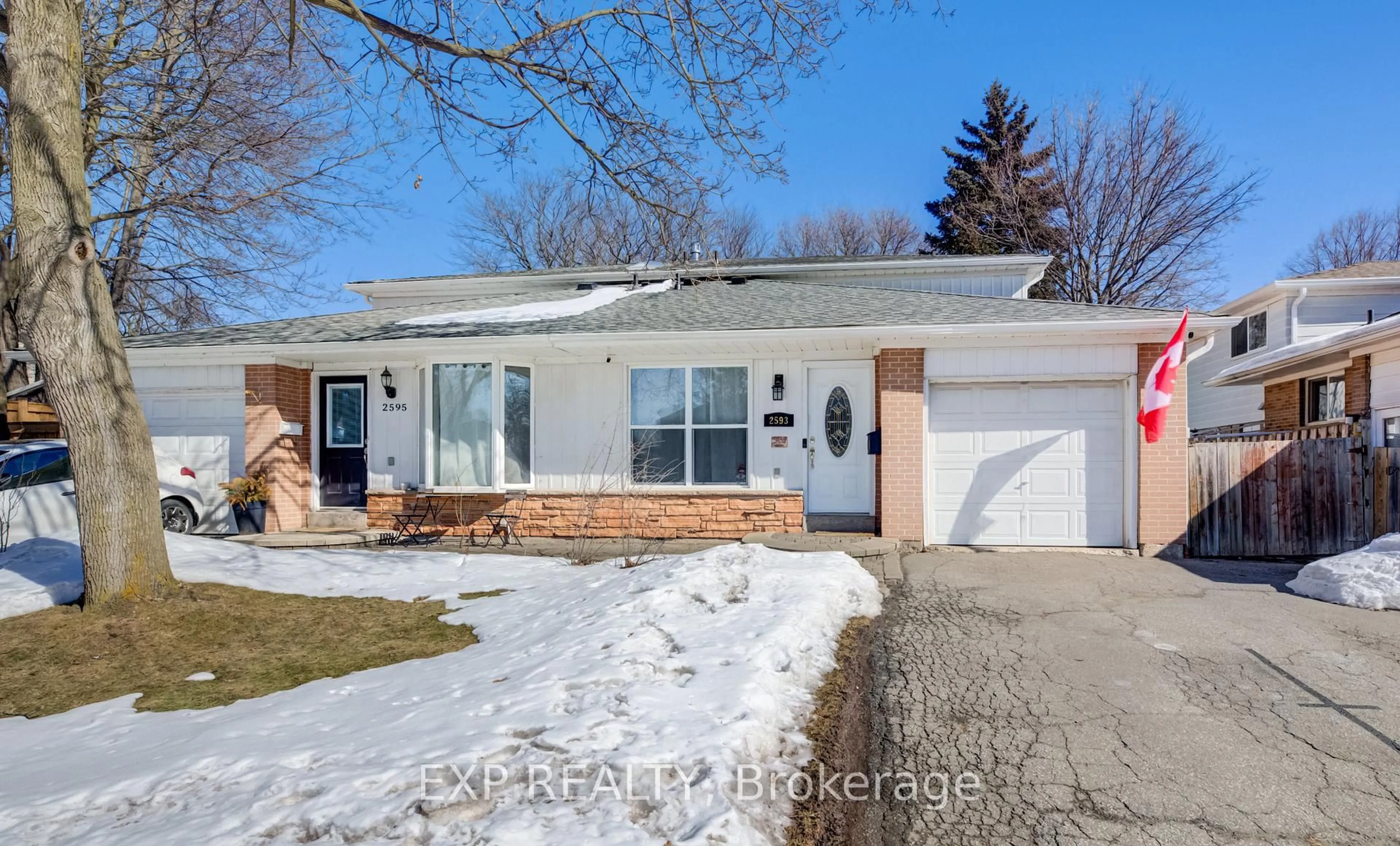 Home with brick exterior material, street for 2593 Barcella Cres, Mississauga Ontario L5K 1E5