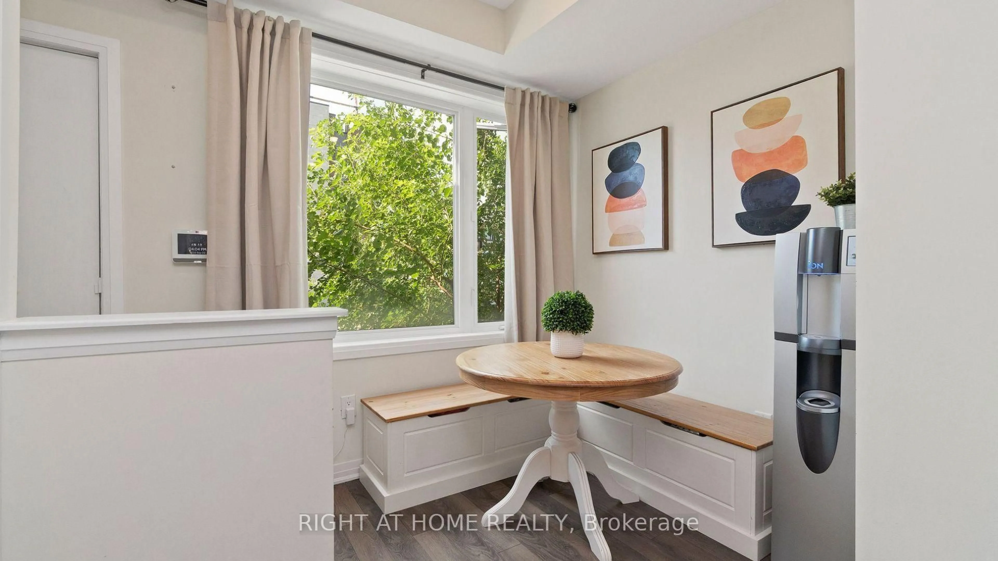 Dining room, wood/laminate floor for 19 Thomas Mulholland Dr, Toronto Ontario M3K 0B5