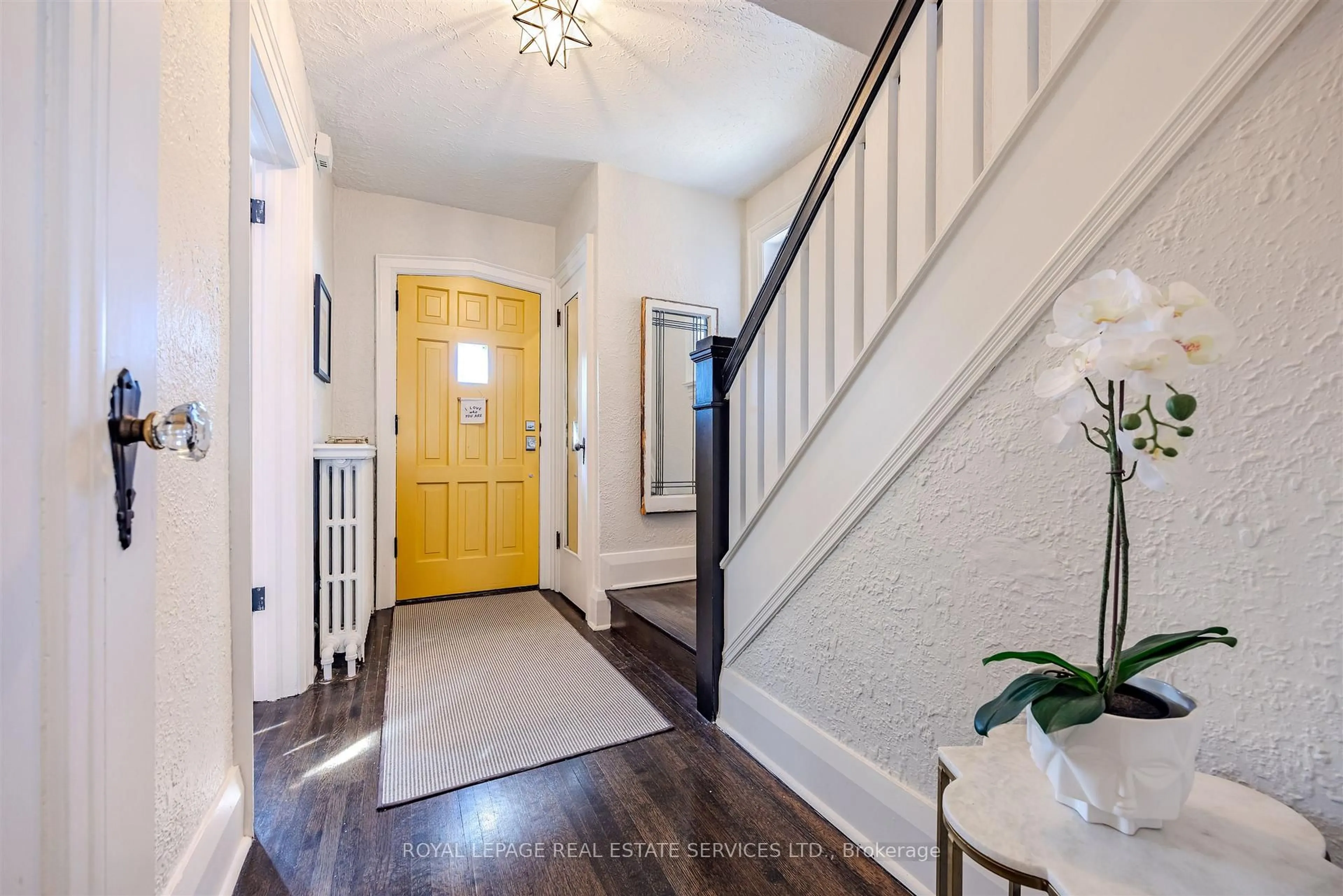 Indoor entryway for 81 Armadale Ave, Toronto Ontario M6S 3W9