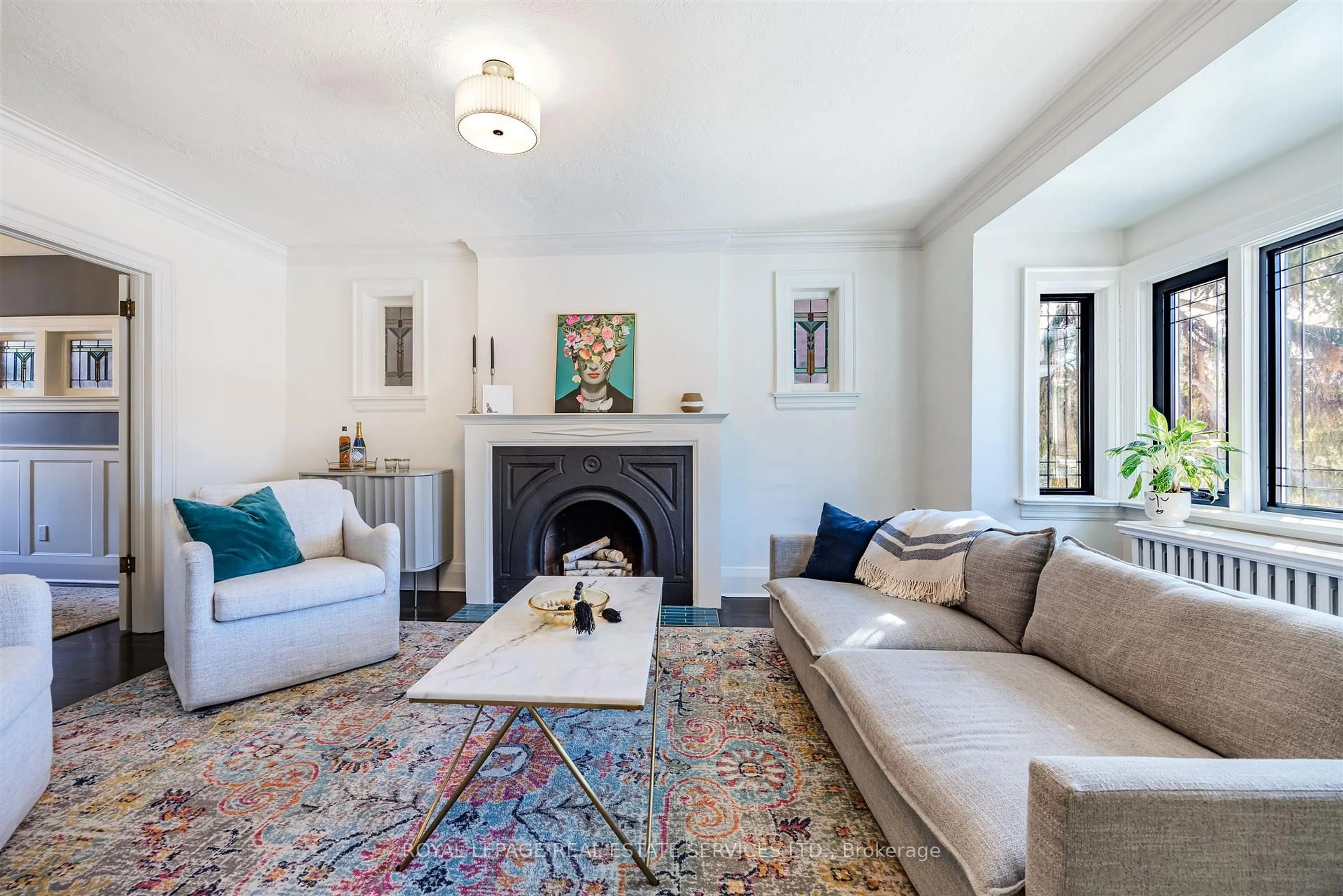 Living room with furniture, unknown for 81 Armadale Ave, Toronto Ontario M6S 3W9