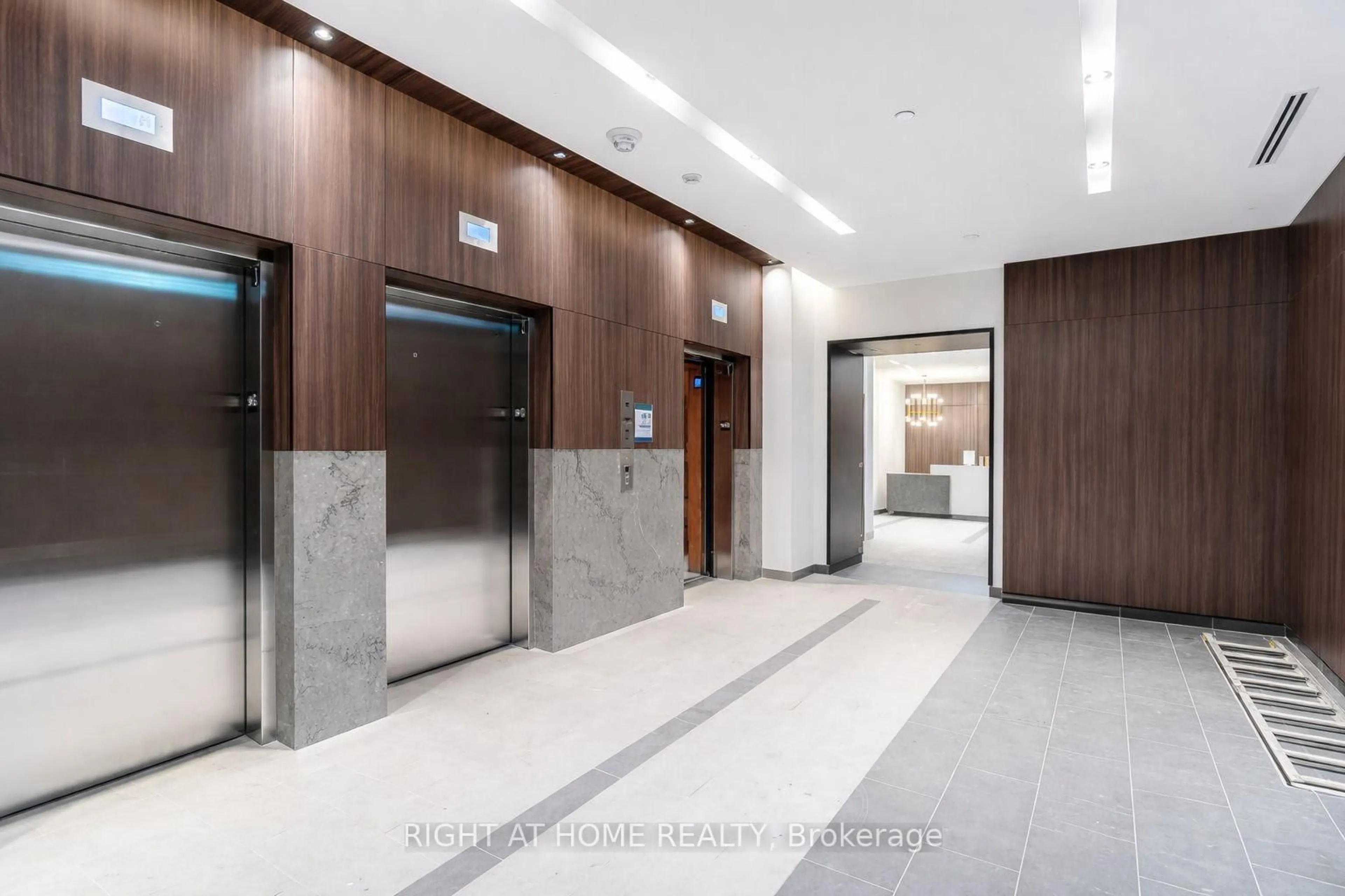 Indoor foyer for 1787 St Clair Ave #418, Toronto Ontario M6N 1J6