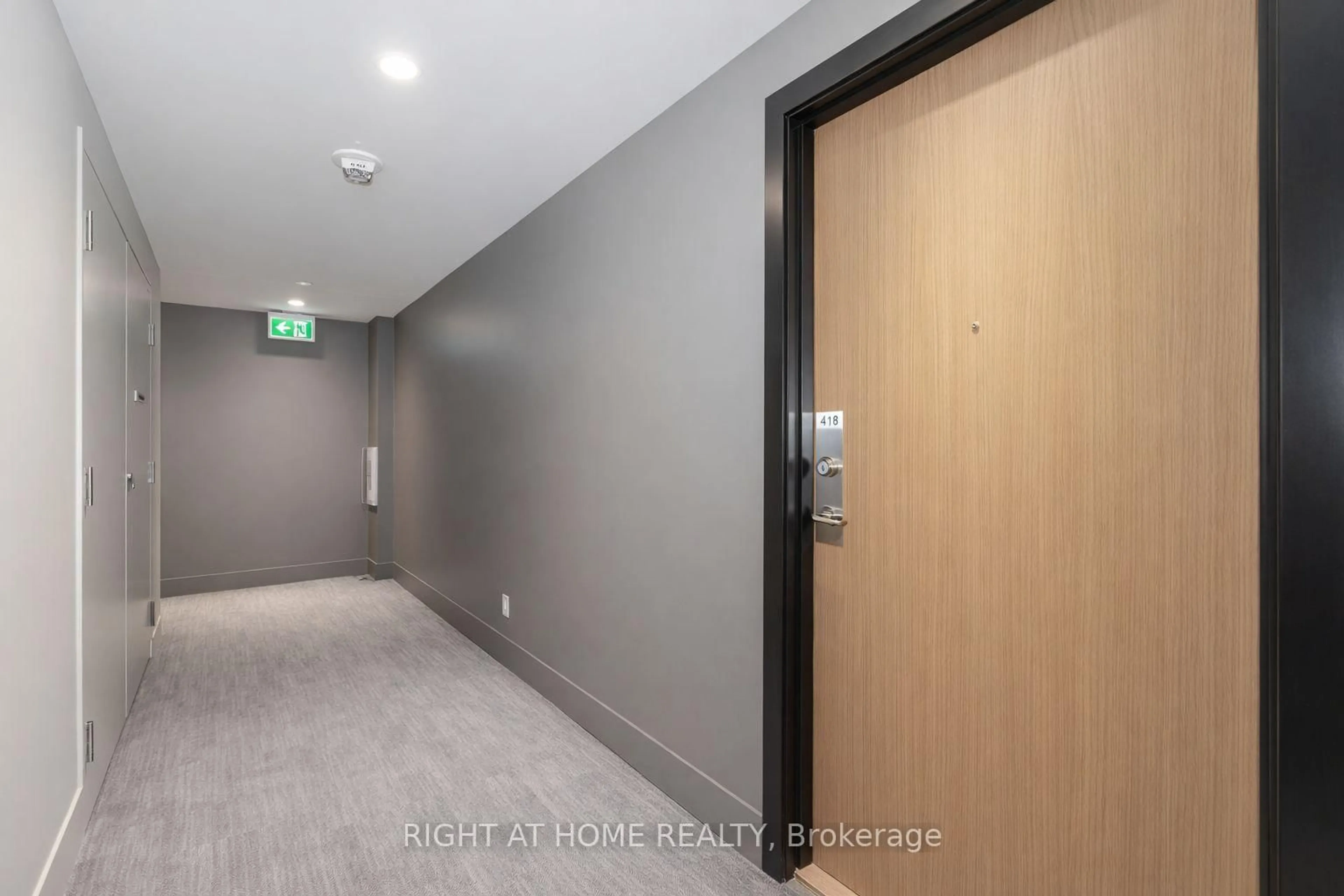 Indoor foyer for 1787 St Clair Ave #418, Toronto Ontario M6N 1J6