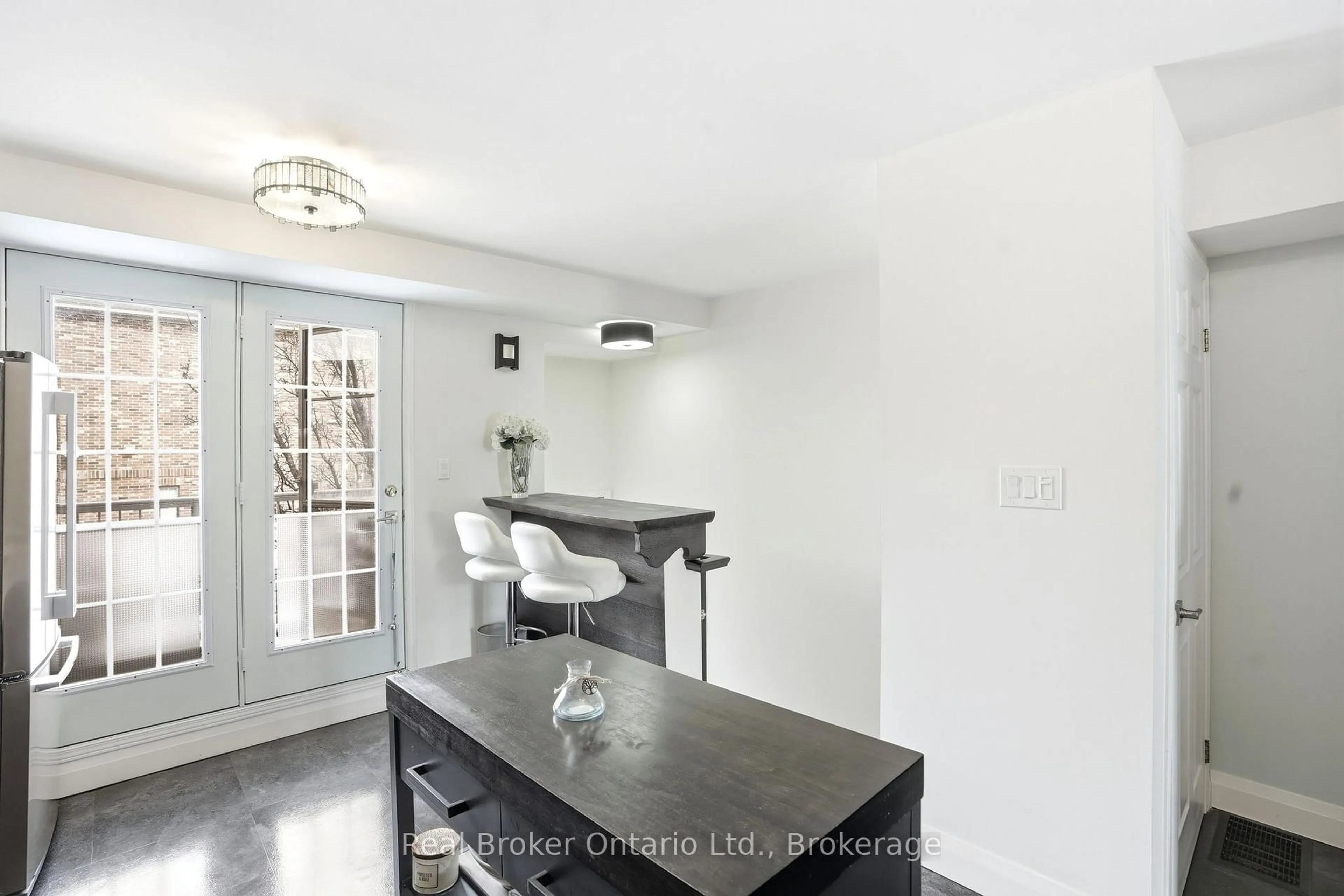 Unknown for 435 ENGLISH ROSE Lane #4, Oakville Ontario L6H 7S9