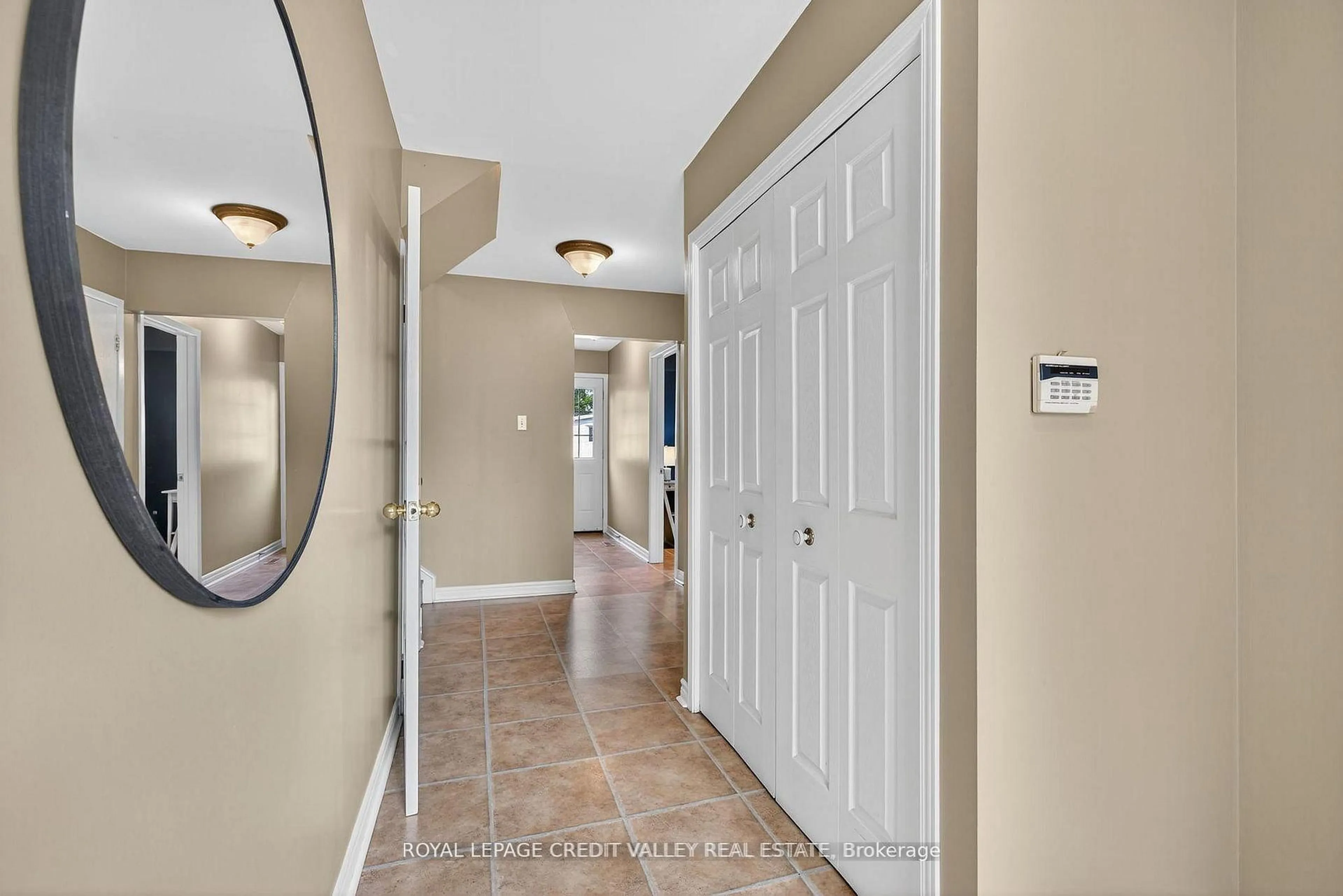 Indoor entryway for 60 Gondola Cres, Brampton Ontario L6S 1W6