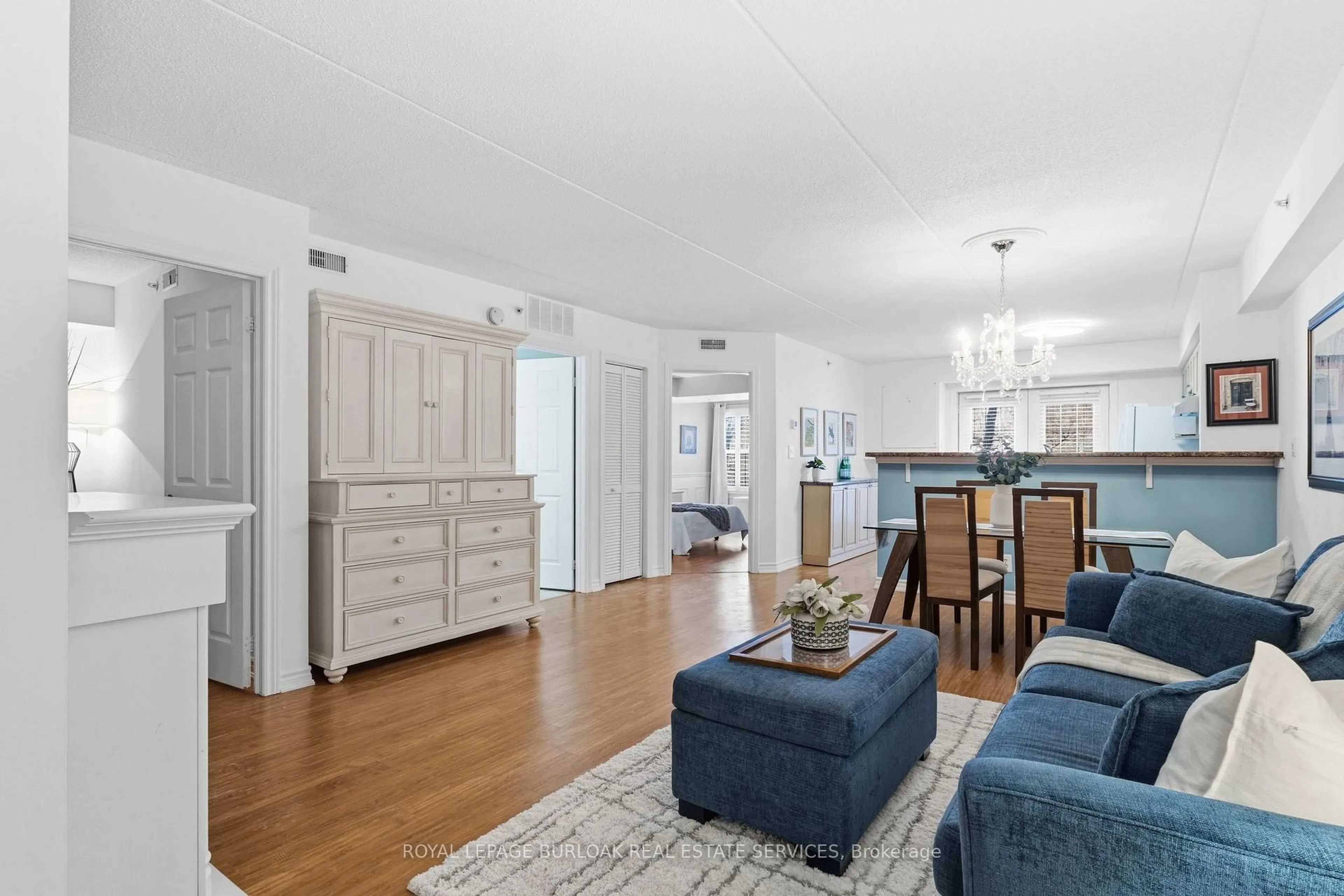 Living room with furniture, unknown for 2085 Appleby Line #105, Burlington Ontario L7L 7H4