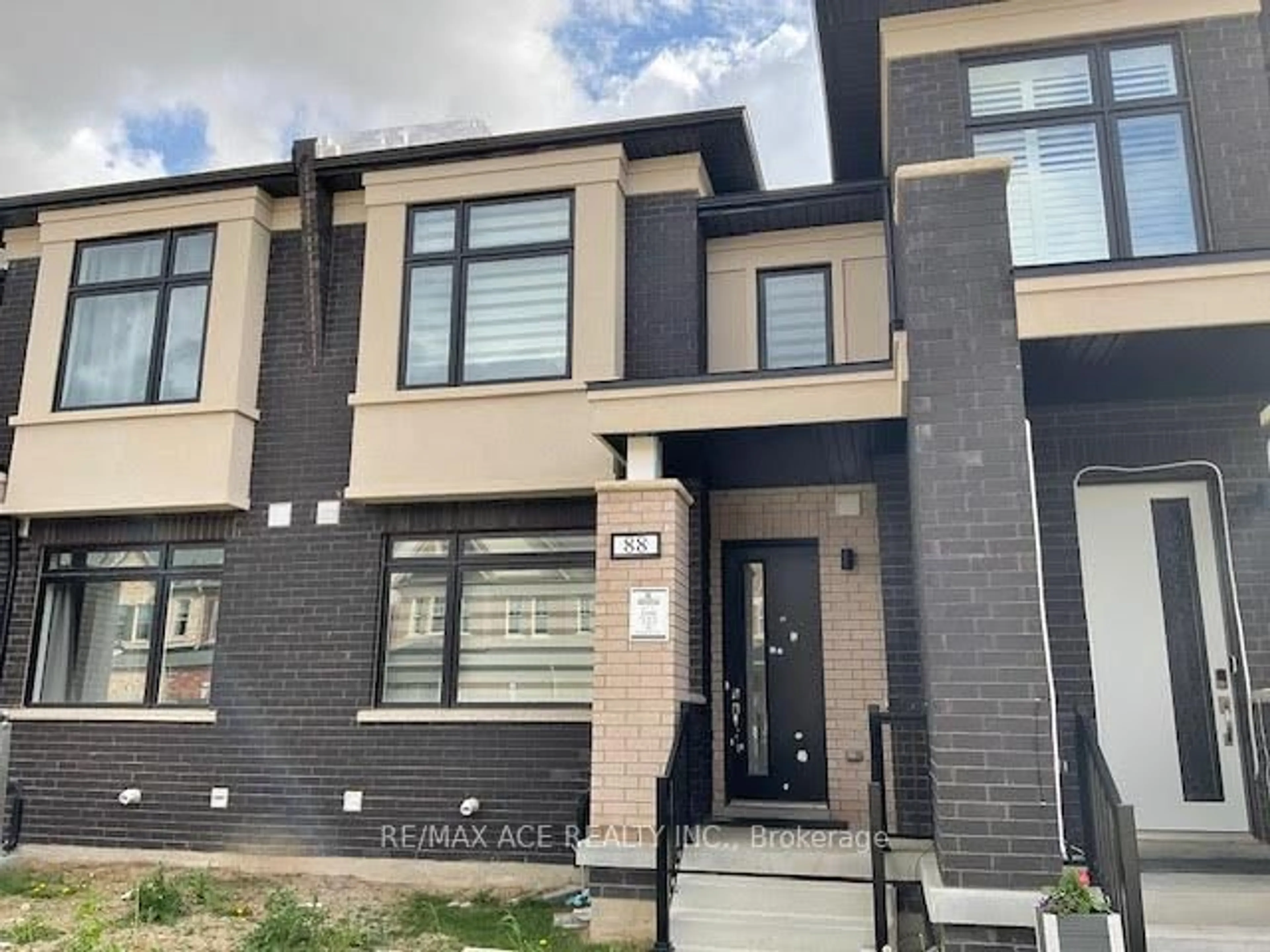 Home with brick exterior material, street for 88 Pearman Cres, Brampton Ontario L7A 4Z1