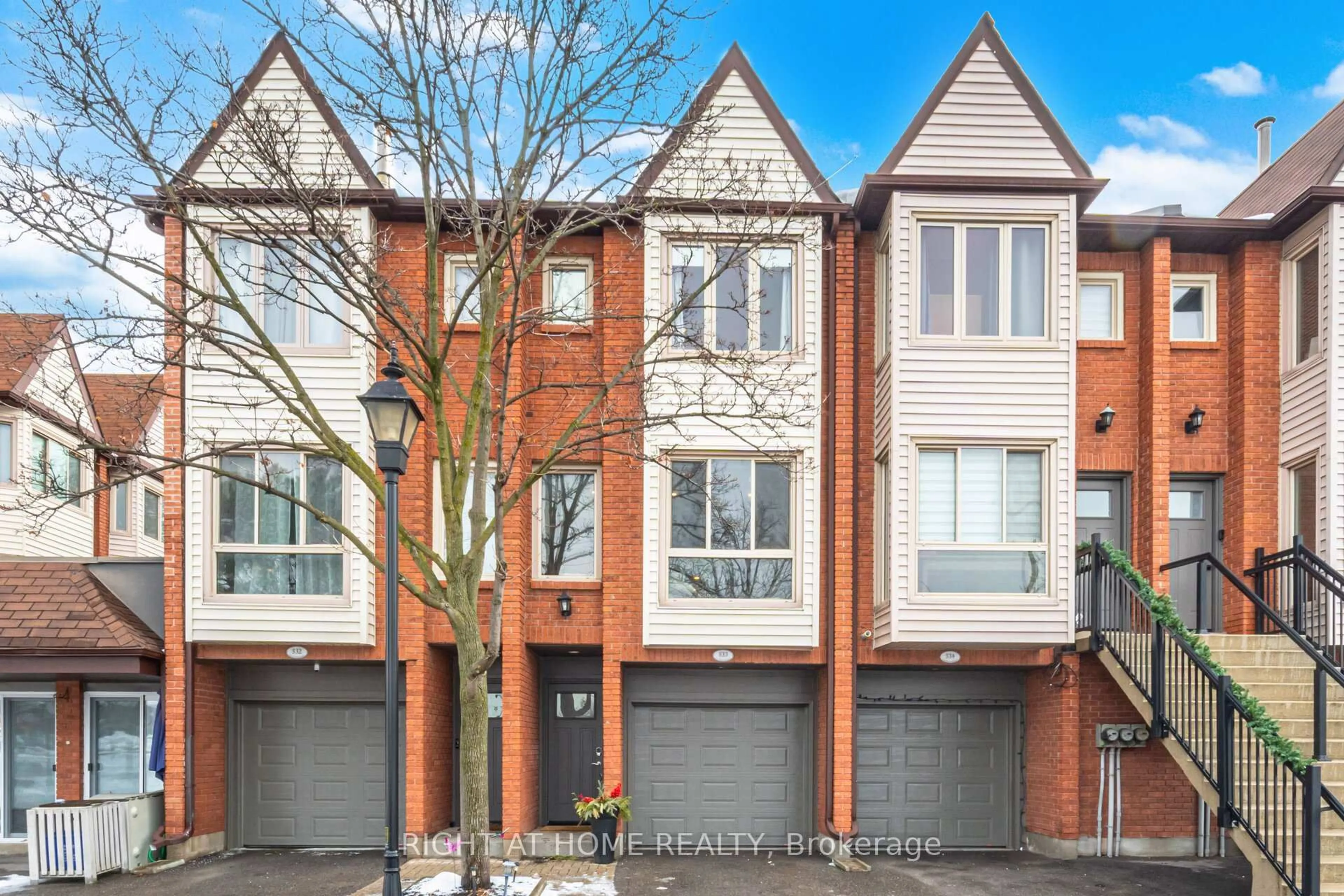 Home with brick exterior material, street for 895 Maple Ave #533, Burlington Ontario L7S 2H7