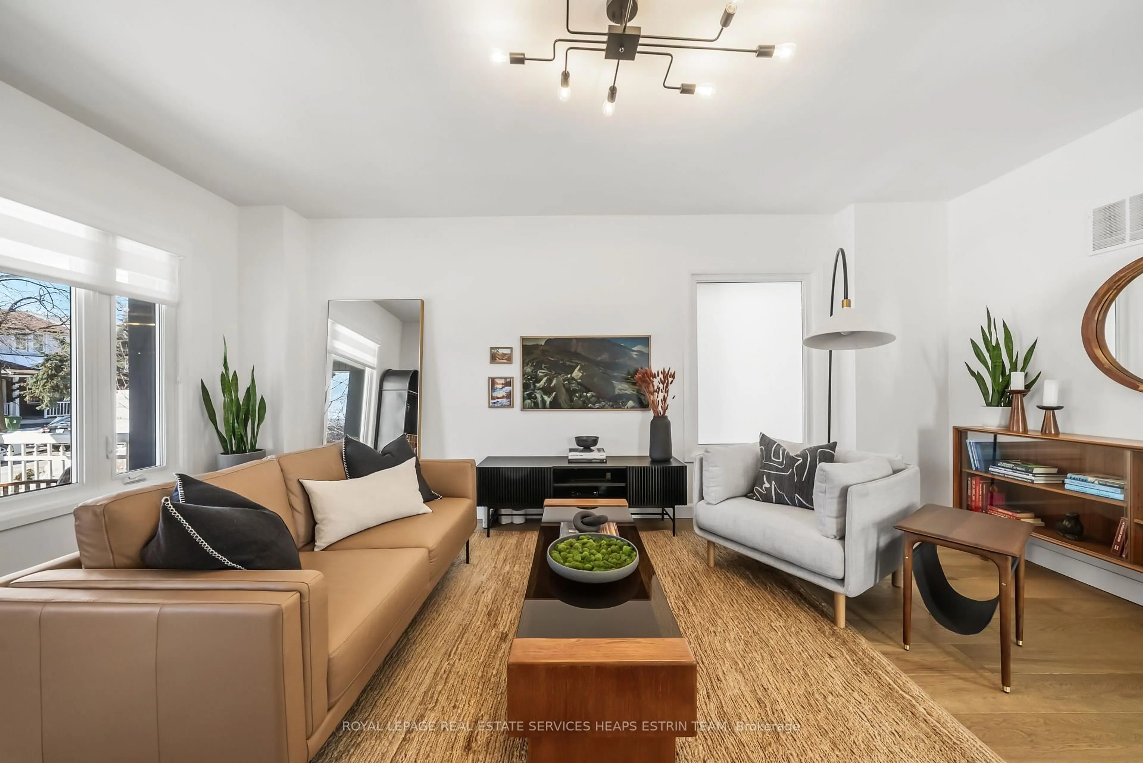 Living room with furniture, unknown for 237 Silverthorn Ave, Toronto Ontario M6N 3K2