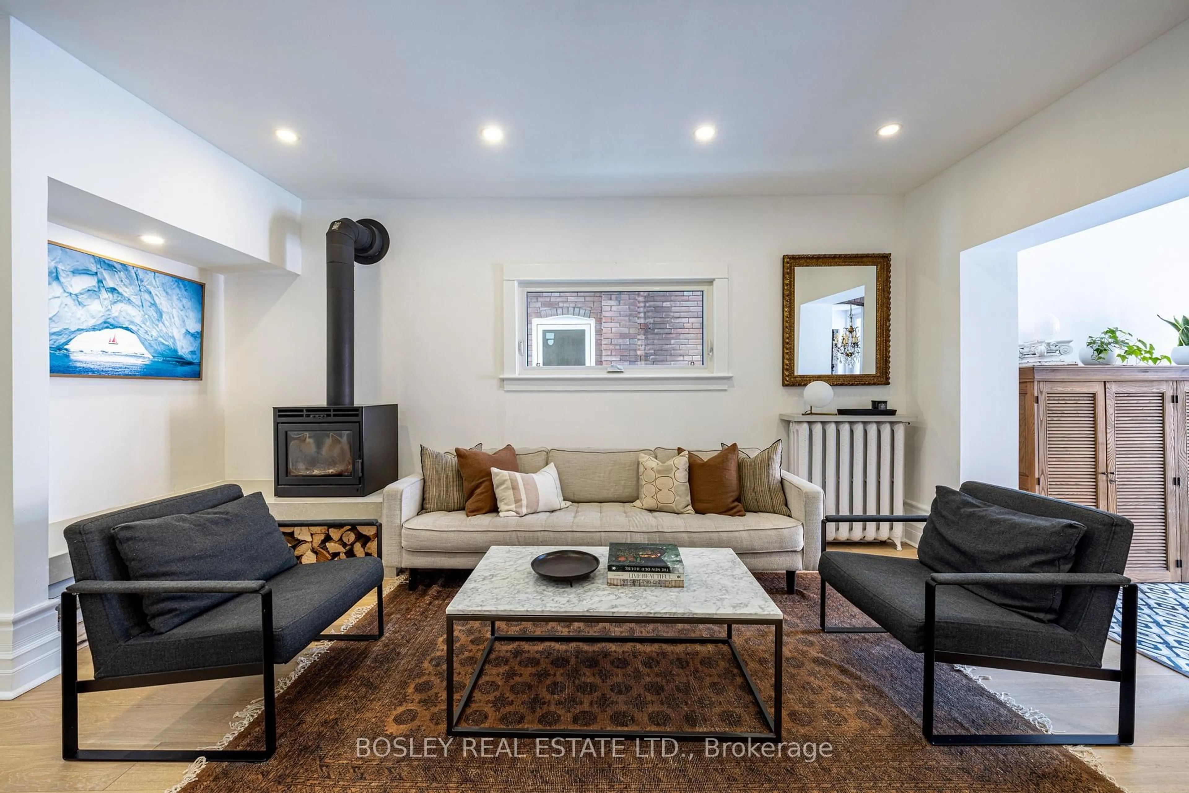 Living room with furniture, unknown for 110 Grenadier Rd, Toronto Ontario M6R 1R4