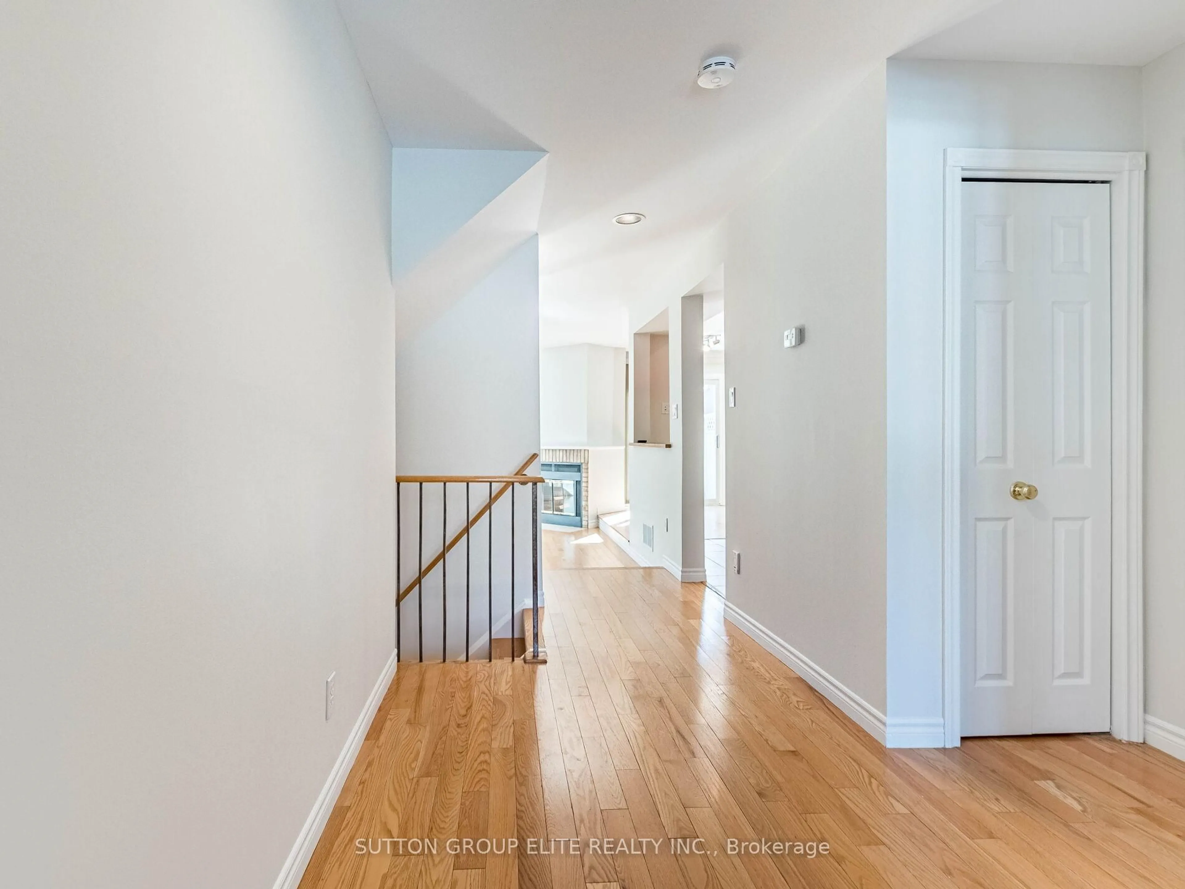 Indoor entryway for 4635 Regents Terr #46, Mississauga Ontario L5R 1X3