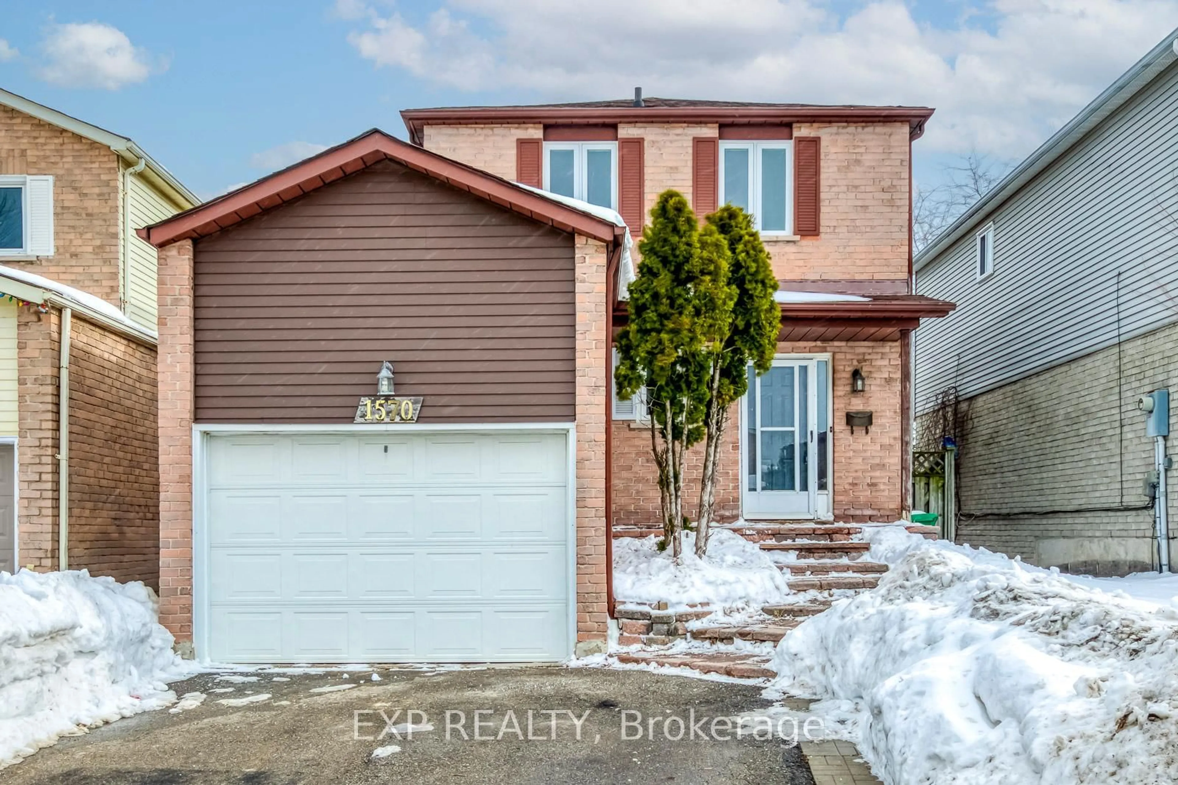 Home with brick exterior material, street for 1570 Cuthbert Ave, Mississauga Ontario L5M 3R2