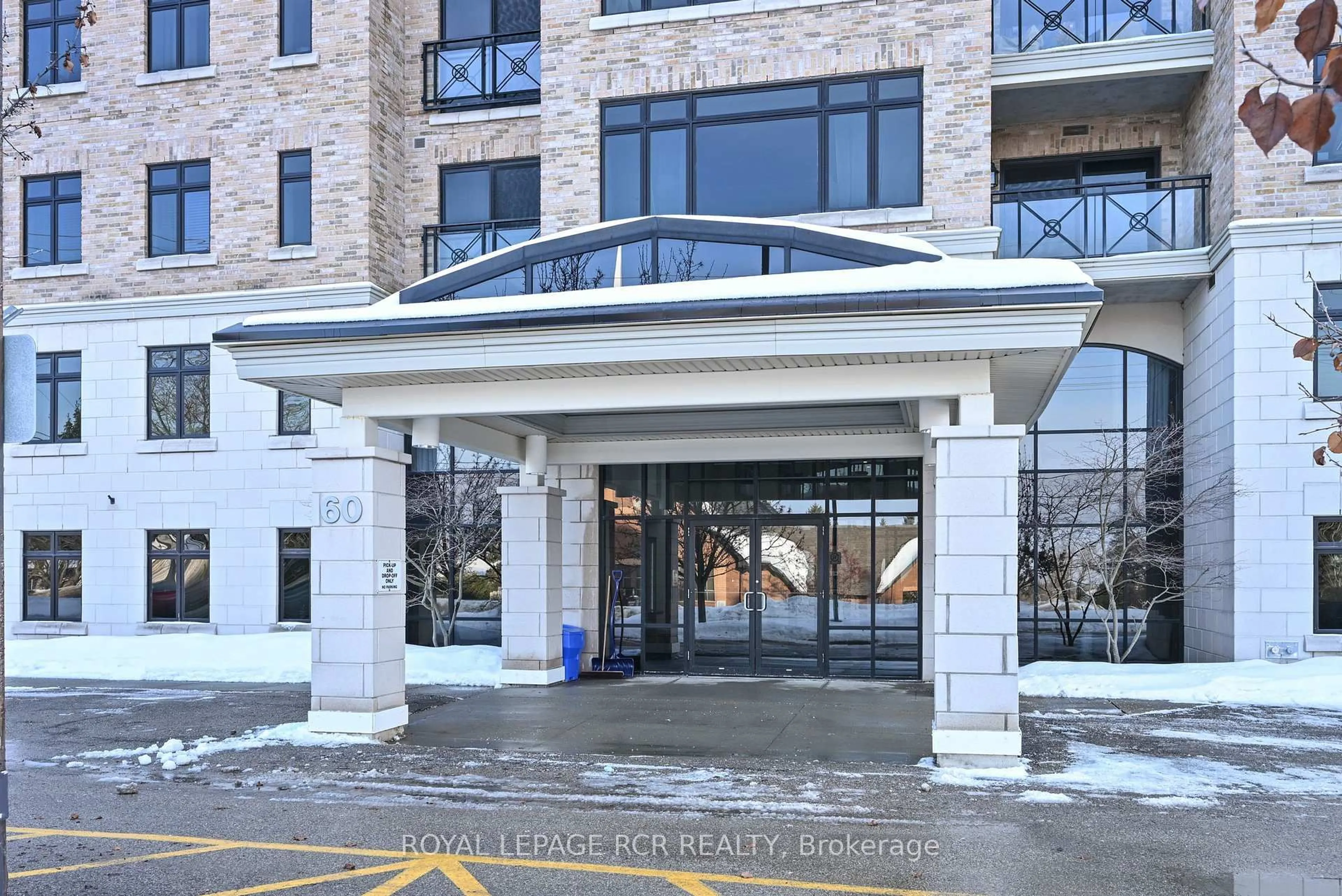 Indoor foyer for 60 C Line #309, Orangeville Ontario L9W 0A9