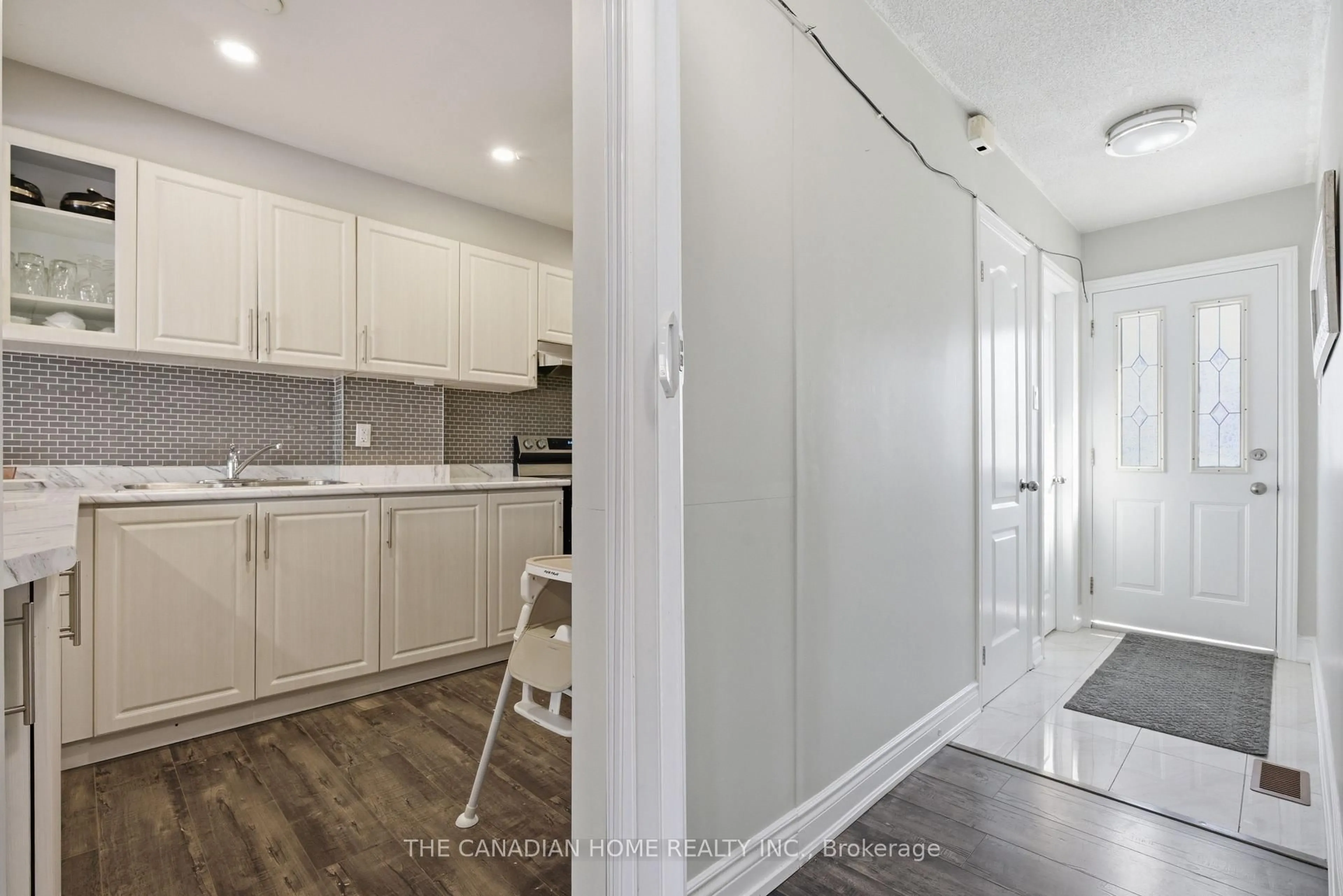 Open concept kitchen, unknown for 22 Hindquarter Crt, Brampton Ontario L6S 2C3