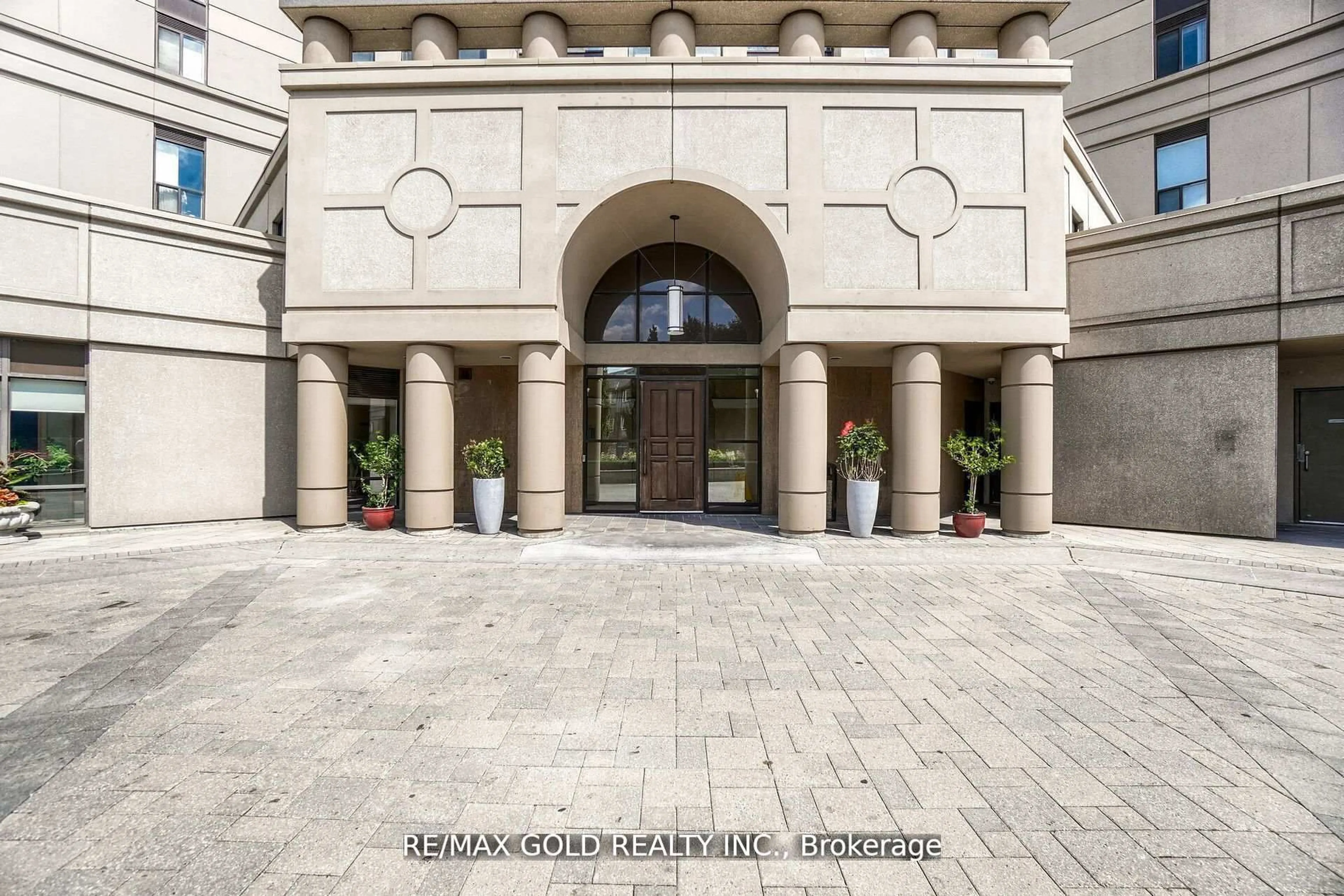 Indoor foyer for 220 Forum Dr #1703, Mississauga Ontario L4Z 4K1